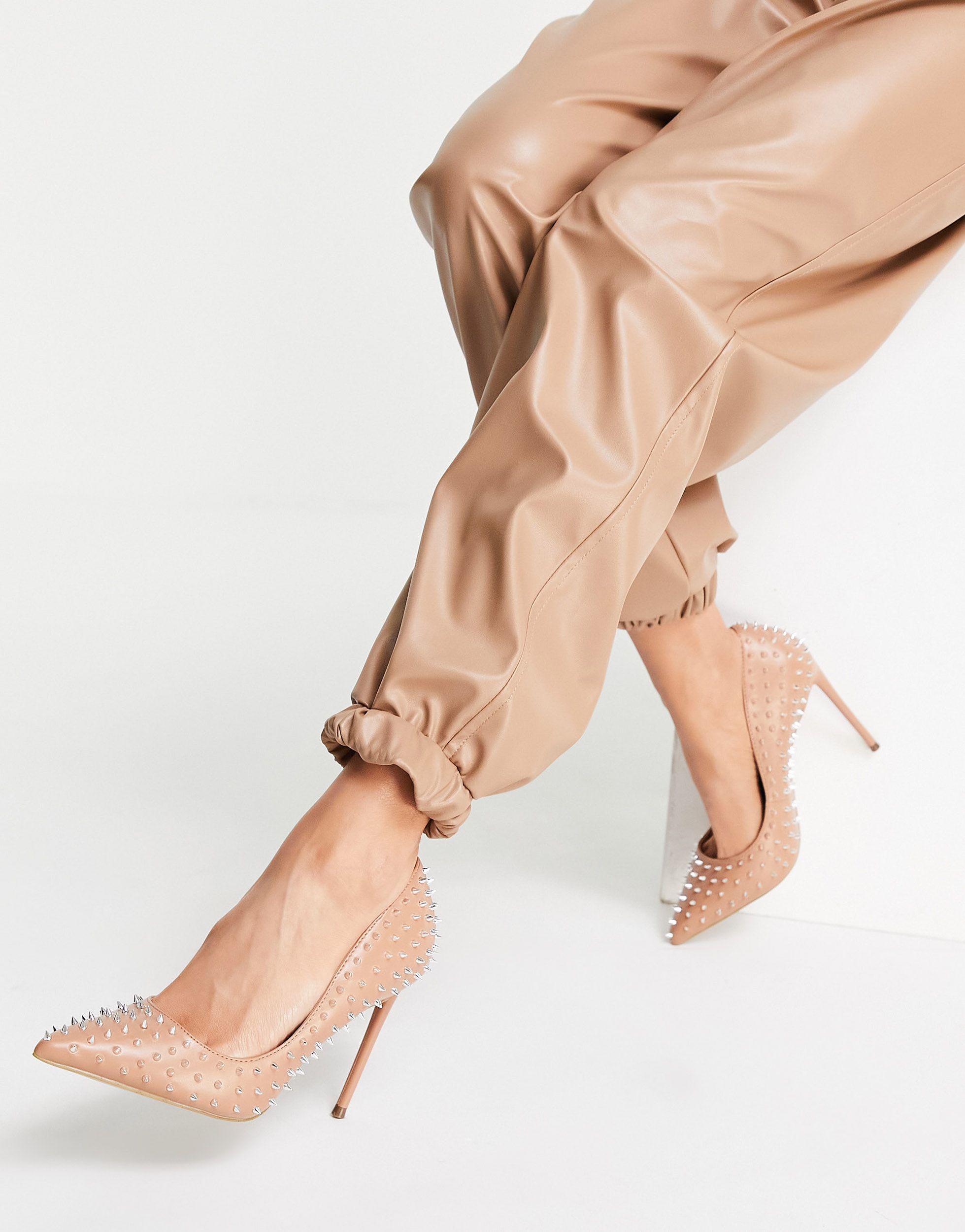 Vala - scarpe décolleté con borchie beigeSteve Madden in Gomma di colore  Neutro | Lyst