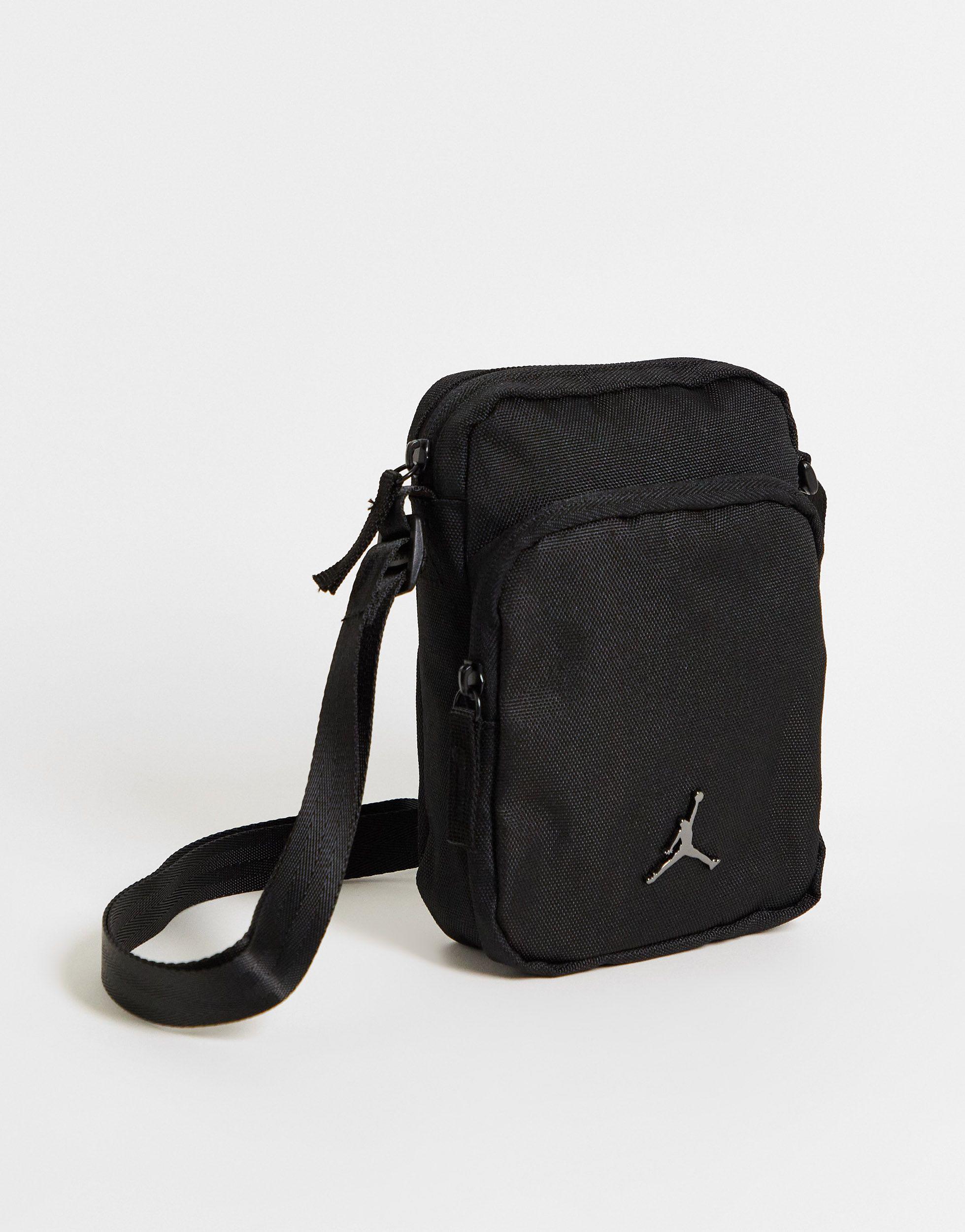 Nike Jumpman Airborne Crossbody Bag in Black for Men | Lyst Australia