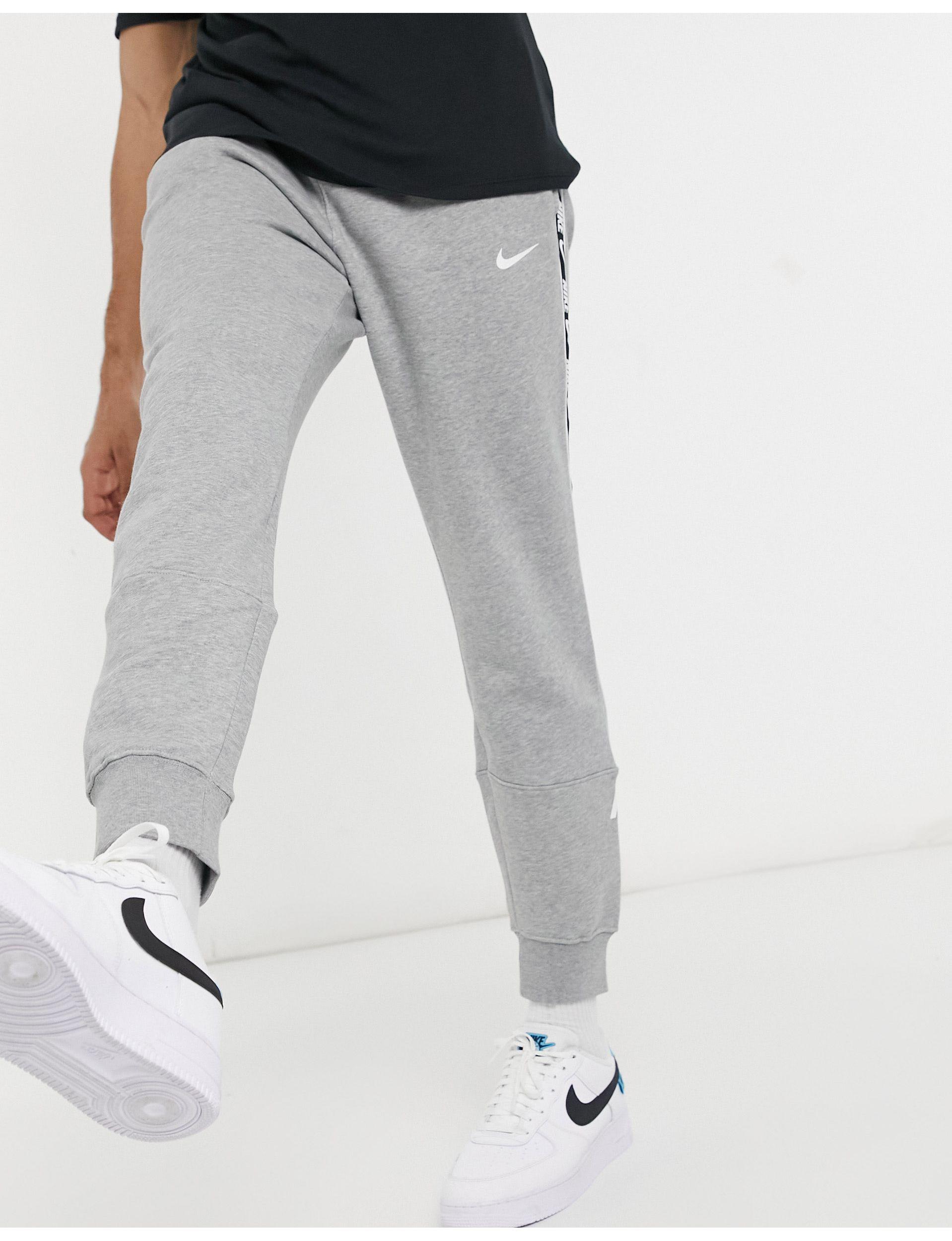 Nike Repeat Pack Taping Cuffed joggers 