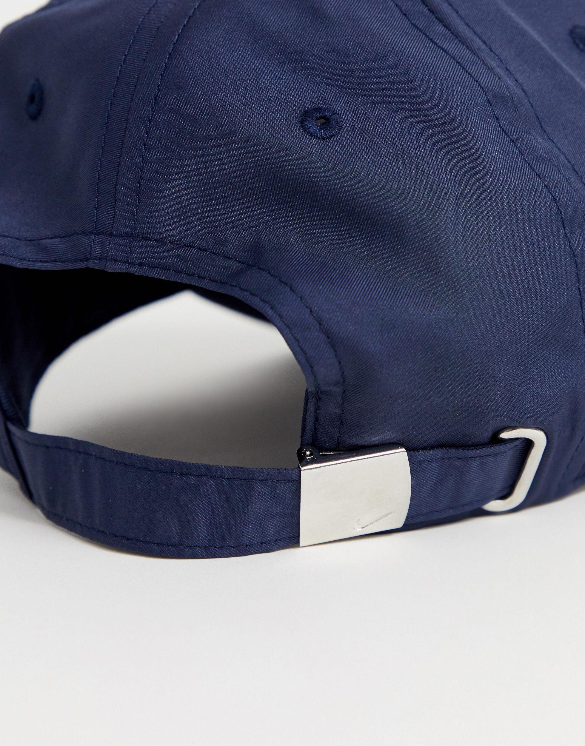 Nike Synthetic Metal Swoosh Cap in Navy 