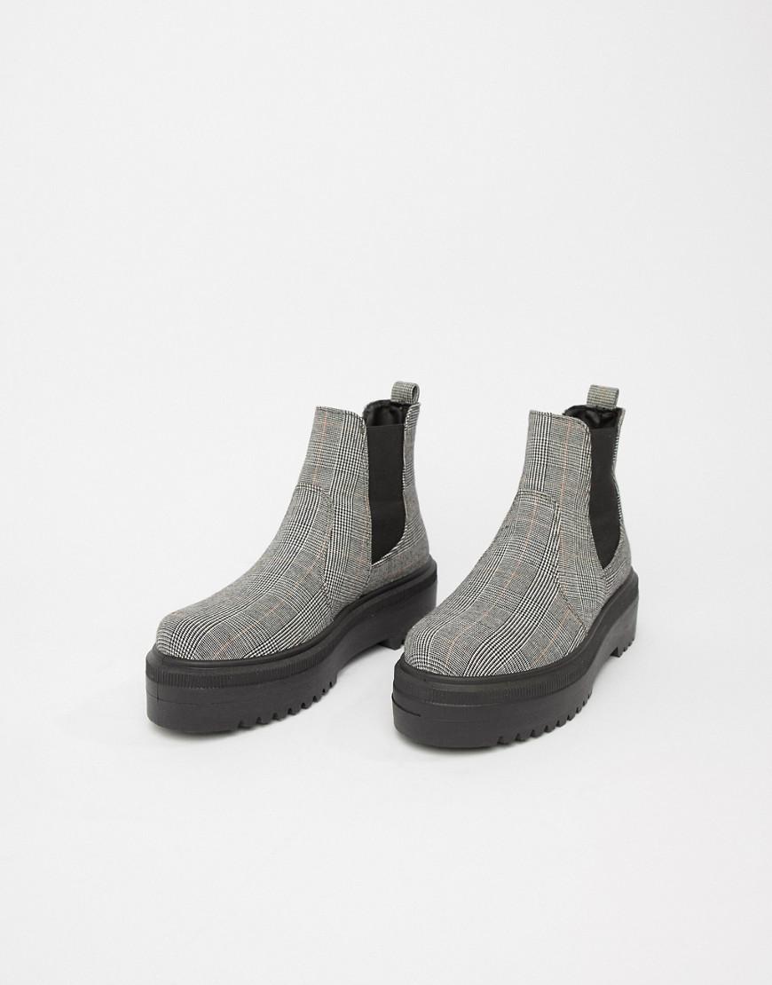 agnes chunky chelsea boots