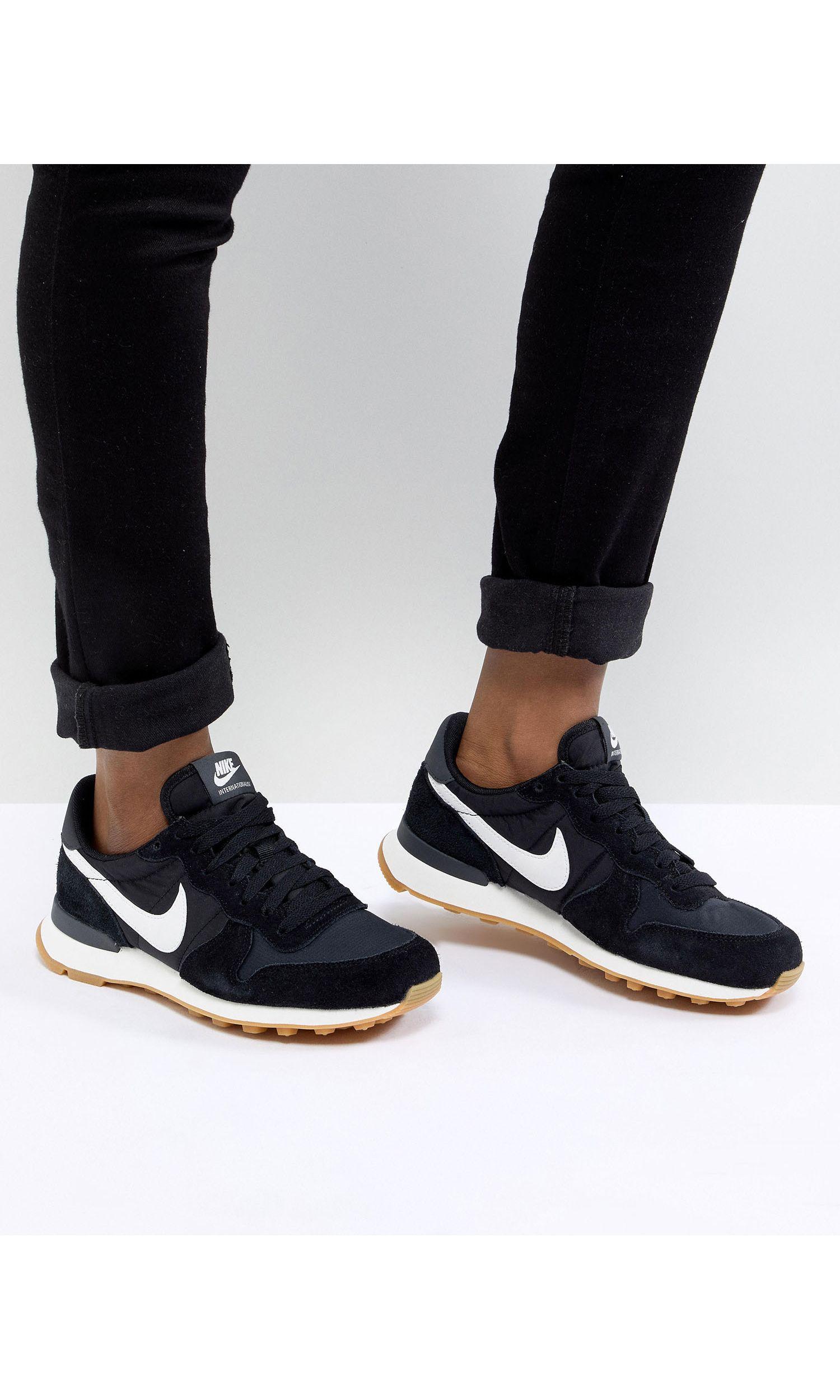 Nike Internationalist Running Shoes in Black | Lyst