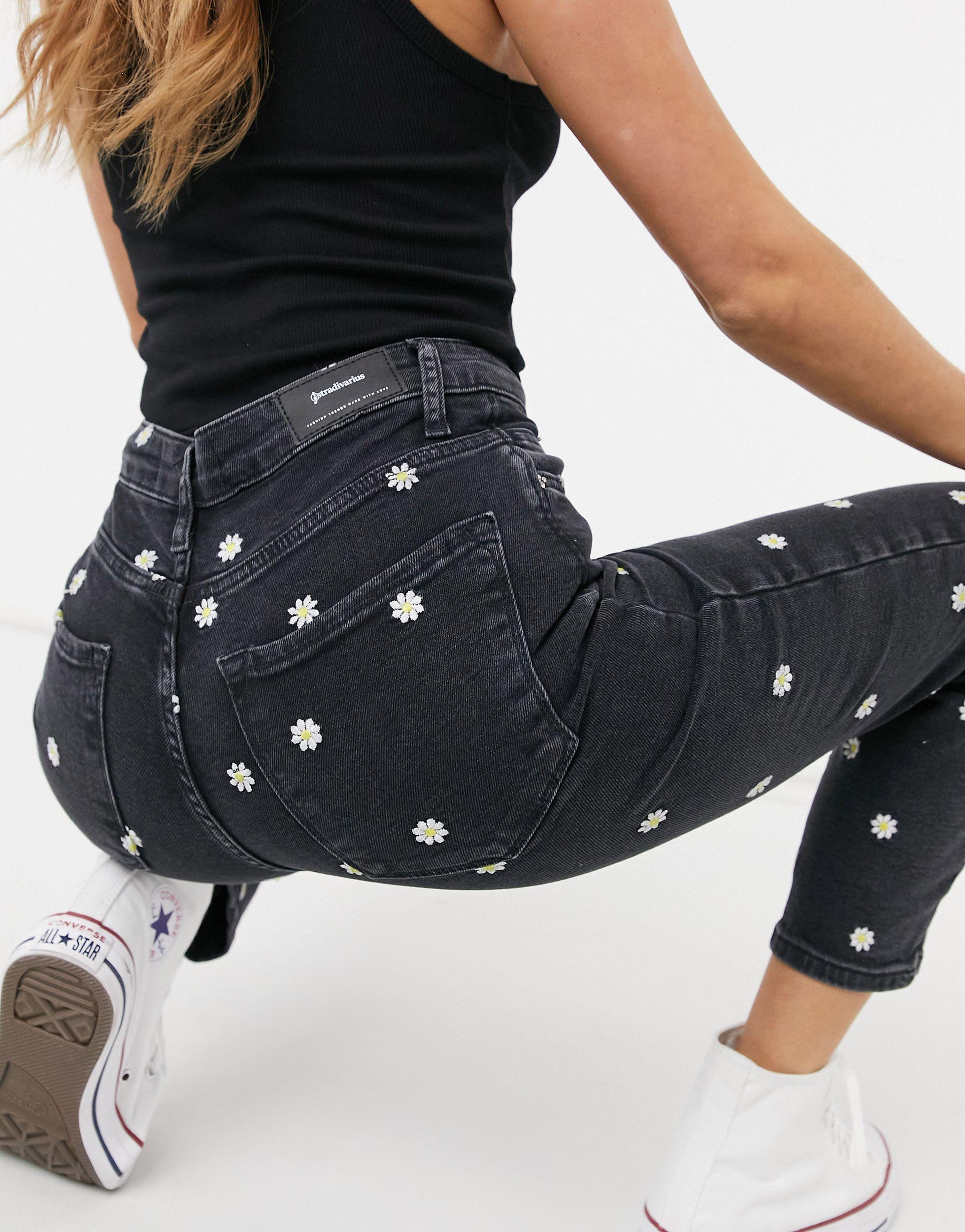 Stradivarius Denim – schmal geschnittene mom-jeans in Schwarz | Lyst DE