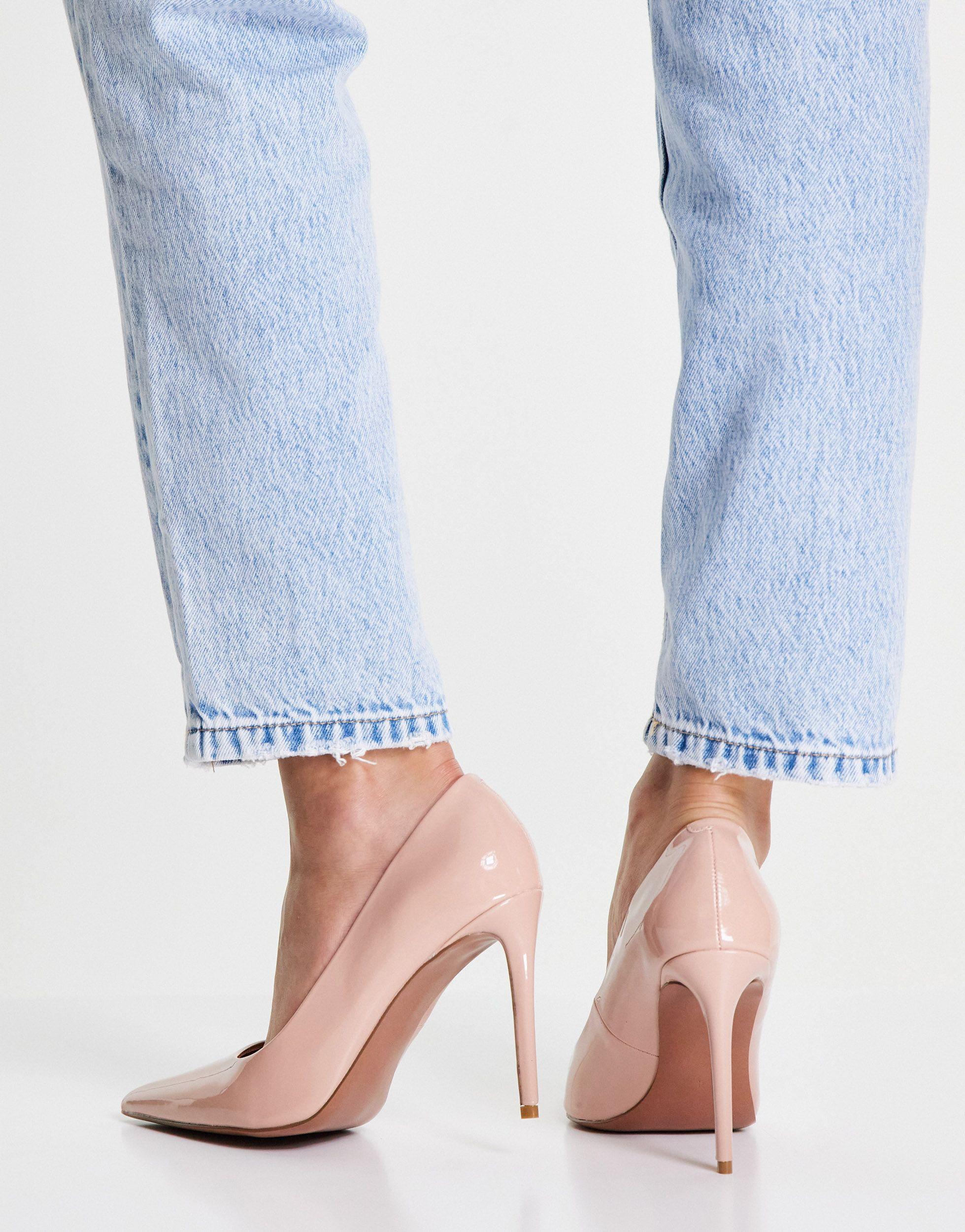 ASOS Brede Pasvorm - Penza - Puntige Pumps Met Hoge Hak in het Naturel -  Lyst