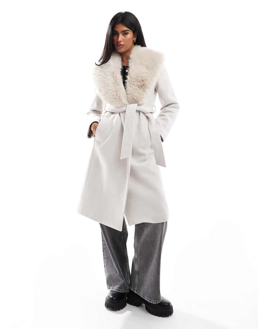Stradivarius Longline Coat With Faux Fur Collar Detail in White
