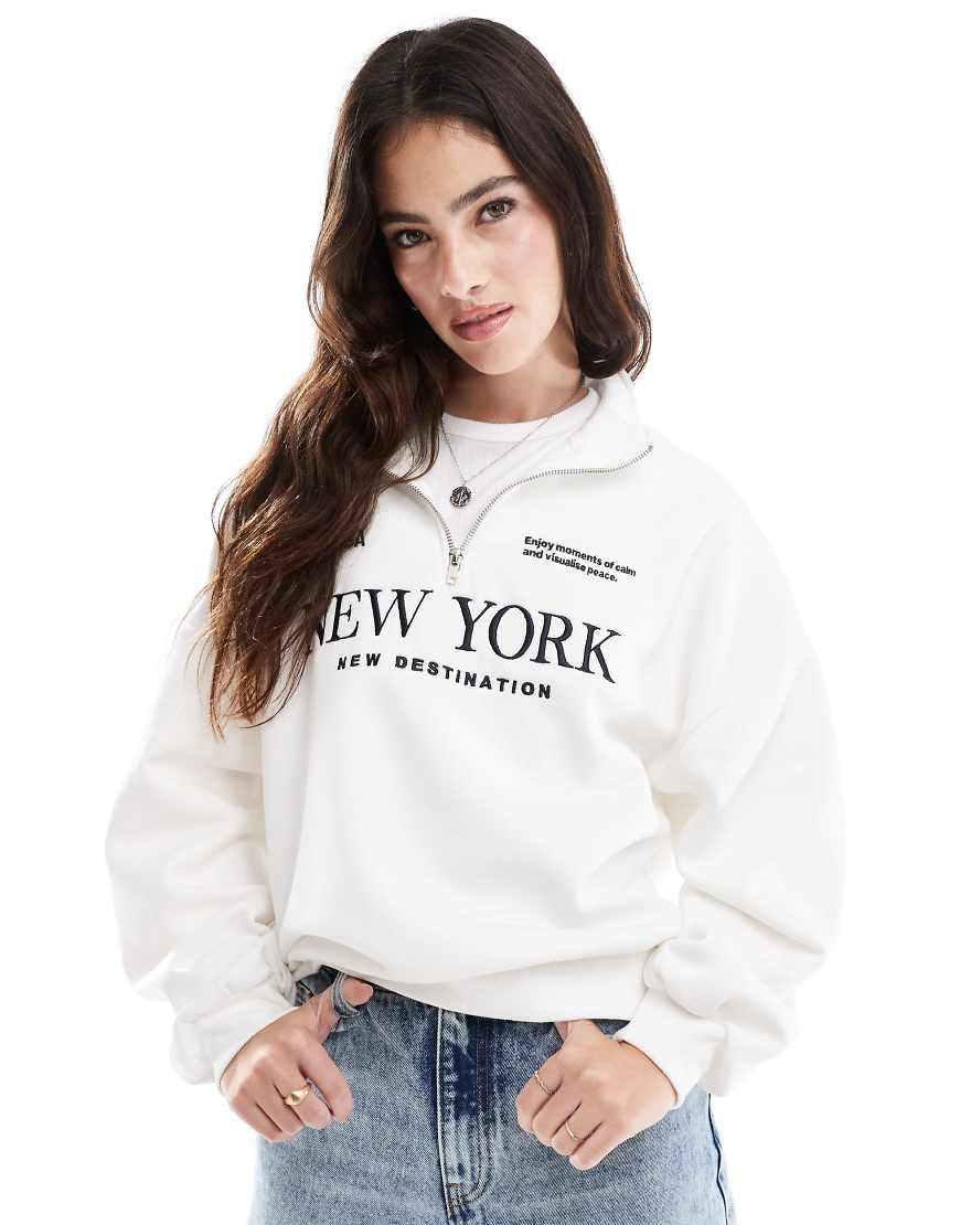 Stradivarius 'new York' Slogan Quarter Zip Sweatshirt in Grey
