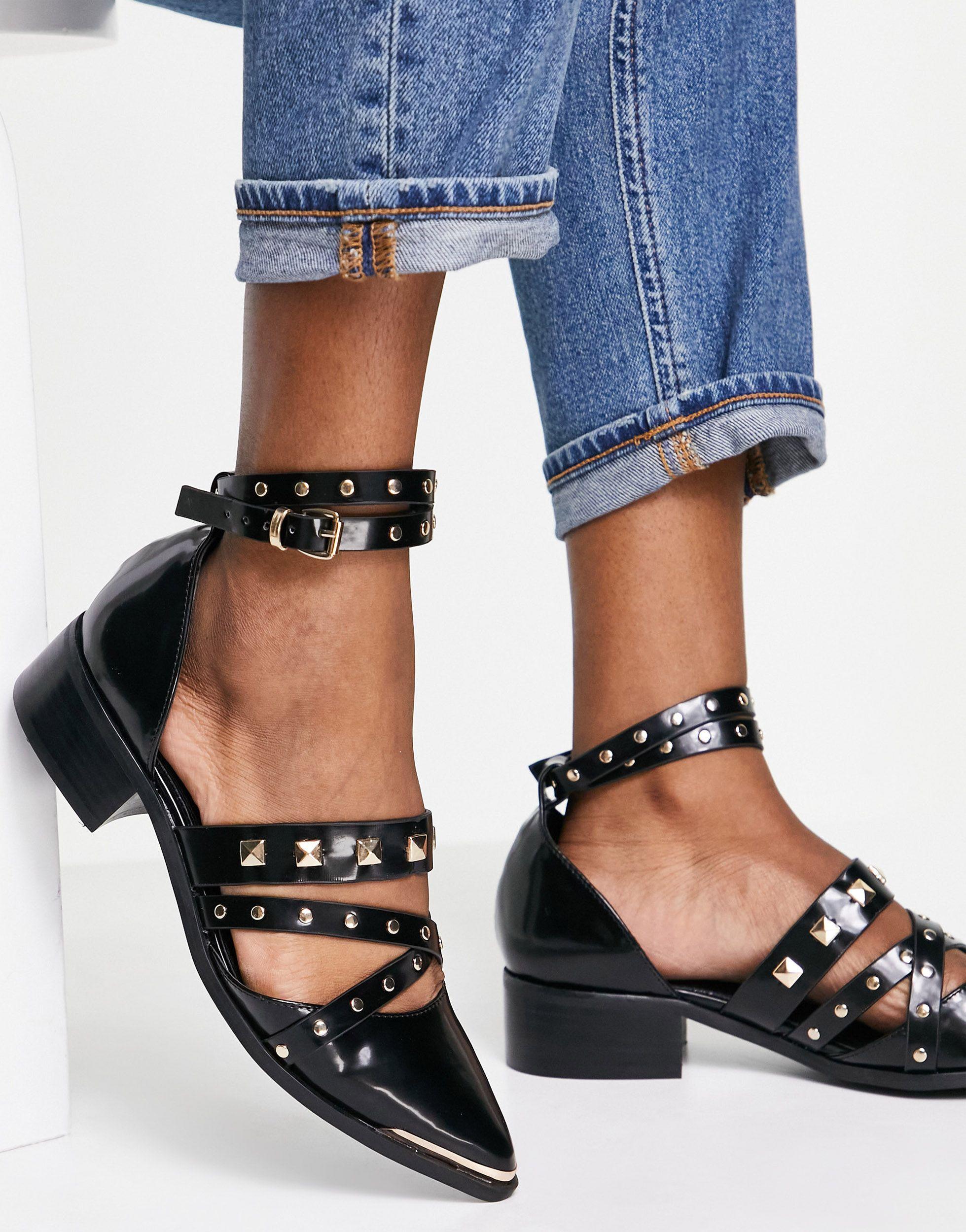 Scarpe flat a punta in vita dell'autunno 2014