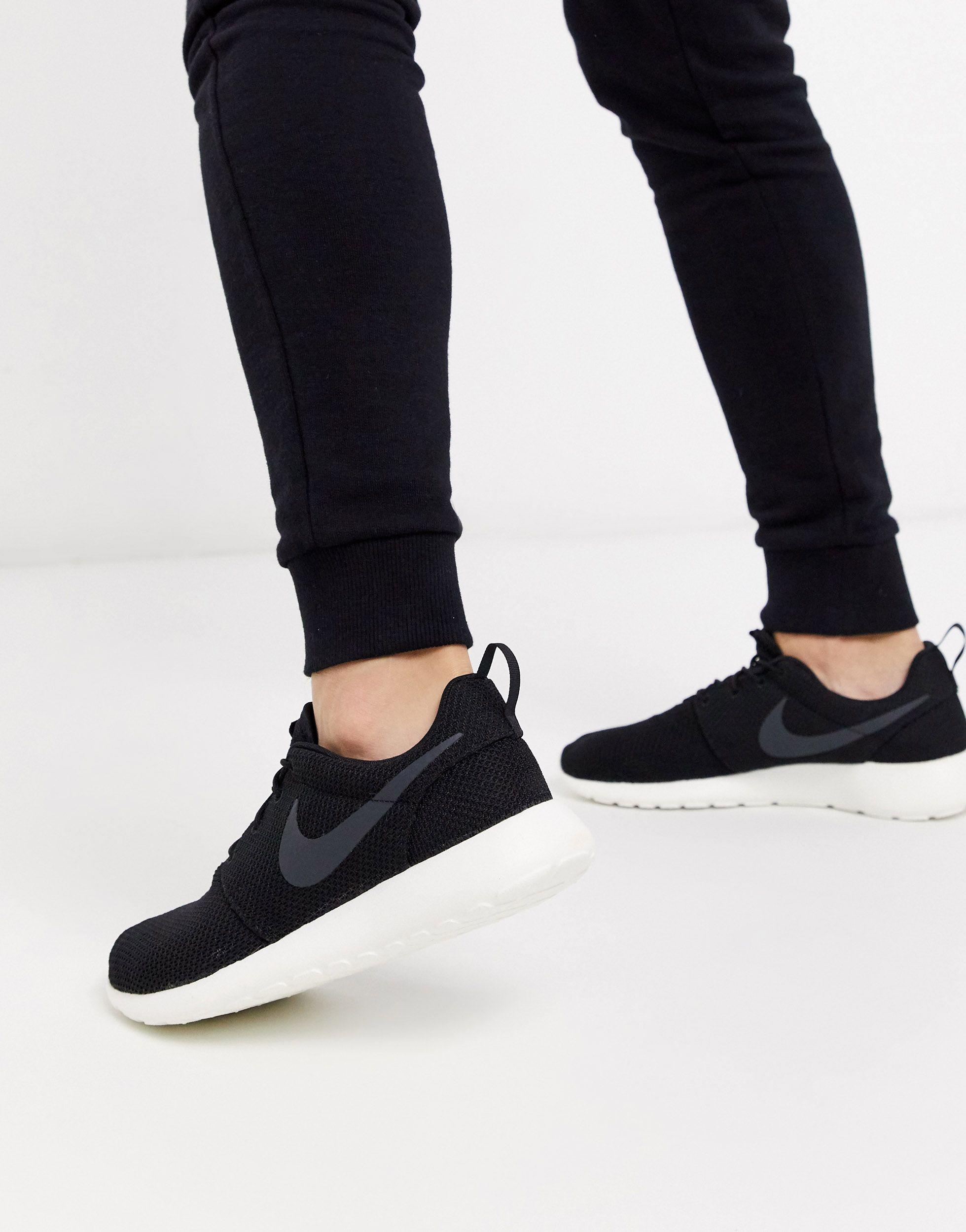 Nike Synthetic Roshe One - Shoes in Black/White (Black) for Men | Lyst