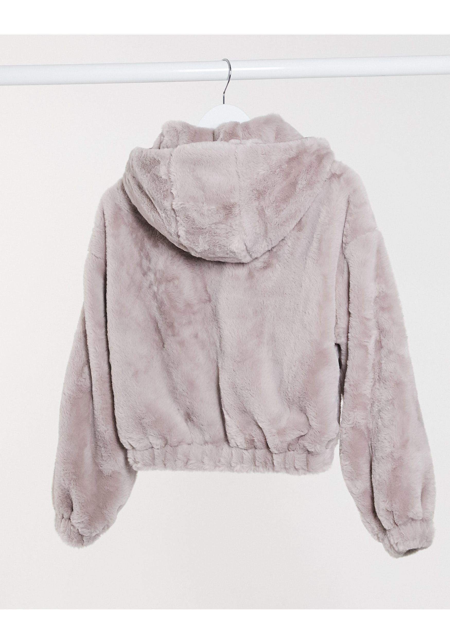 Bershka Synthetic Faux Fur Cropped Jacket in Purple | Lyst
