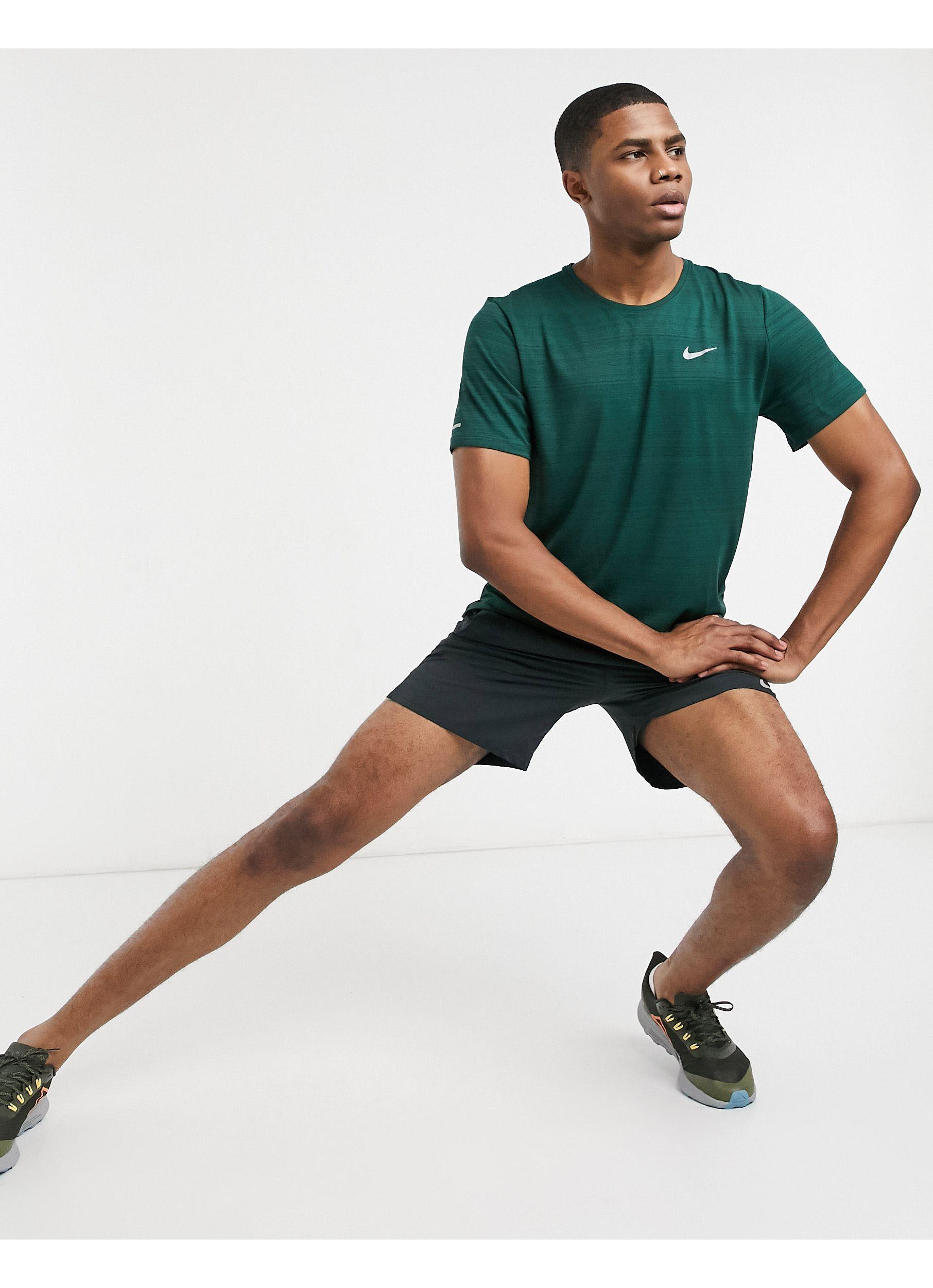 Nike Essentials Miler T-shirt in Green 