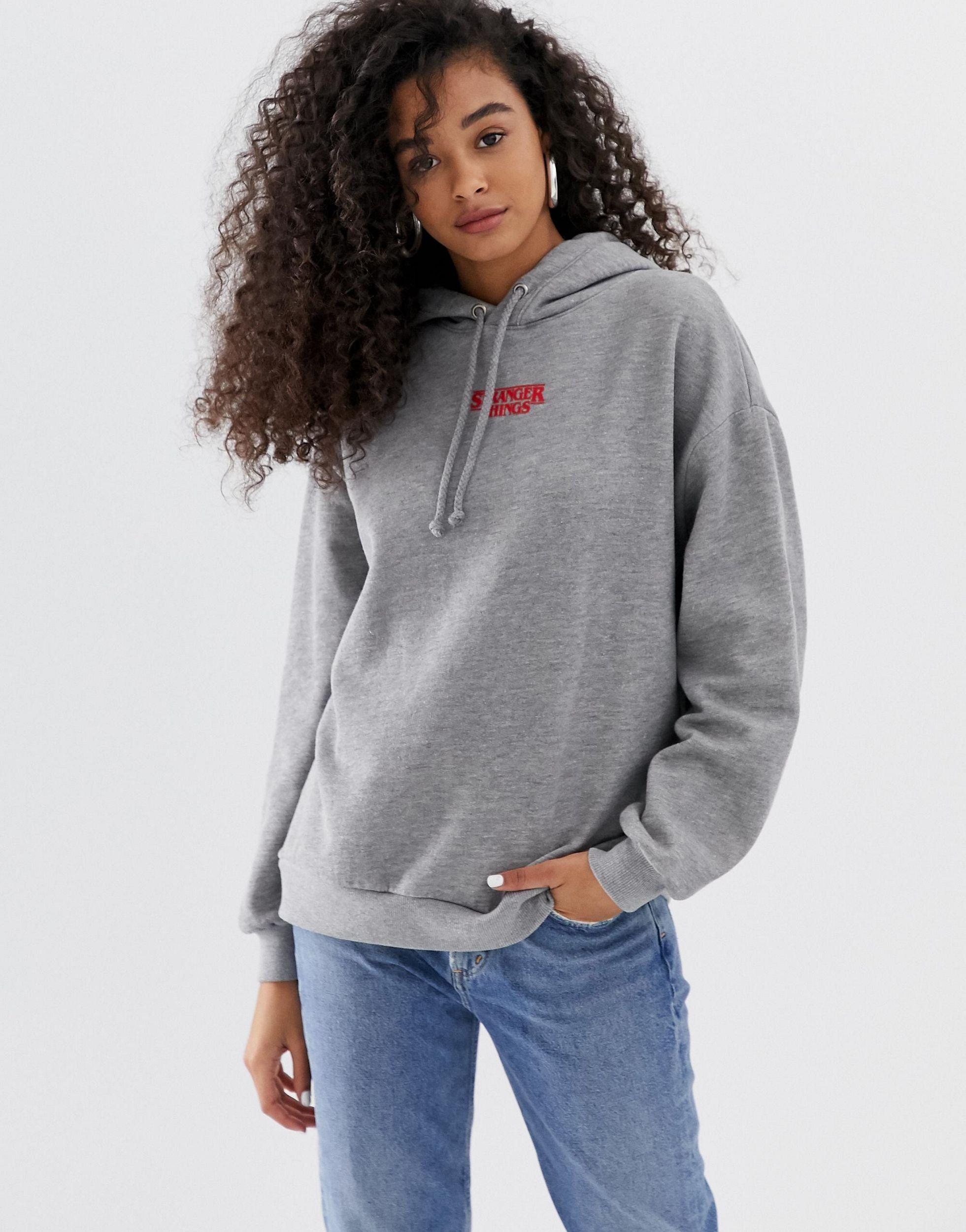 Felpa con cappuccio e stampa "Stranger Things" grigia di Pull&Bear in  Grigio | Lyst