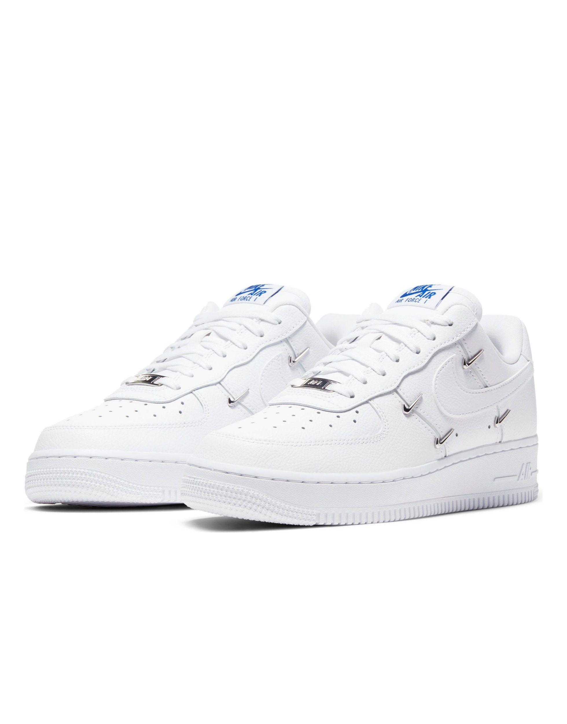 Nike Air Force 1 07 Trainers With Metallic Mini Swoosh in White | Lyst  Australia