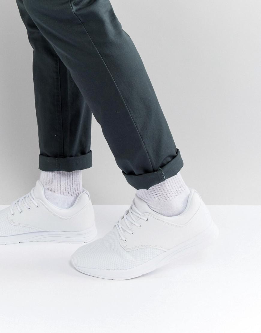 white pull on sneakers