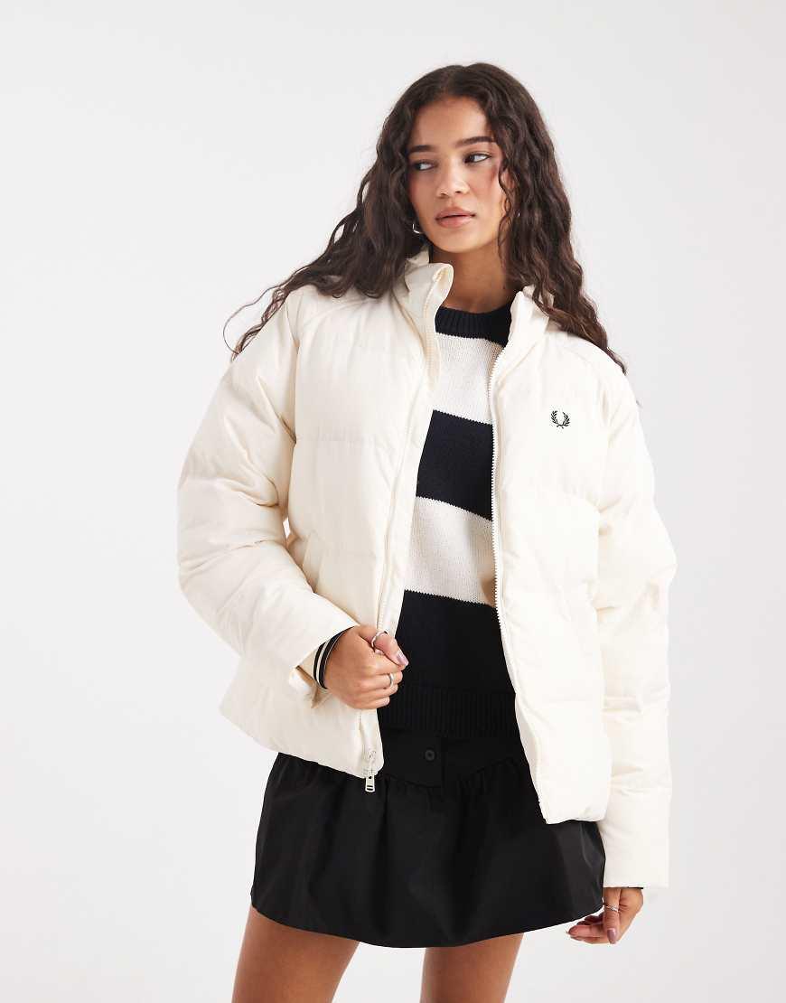 Fred Perry Raglan Sleeve Padded Jacket in White | Lyst UK