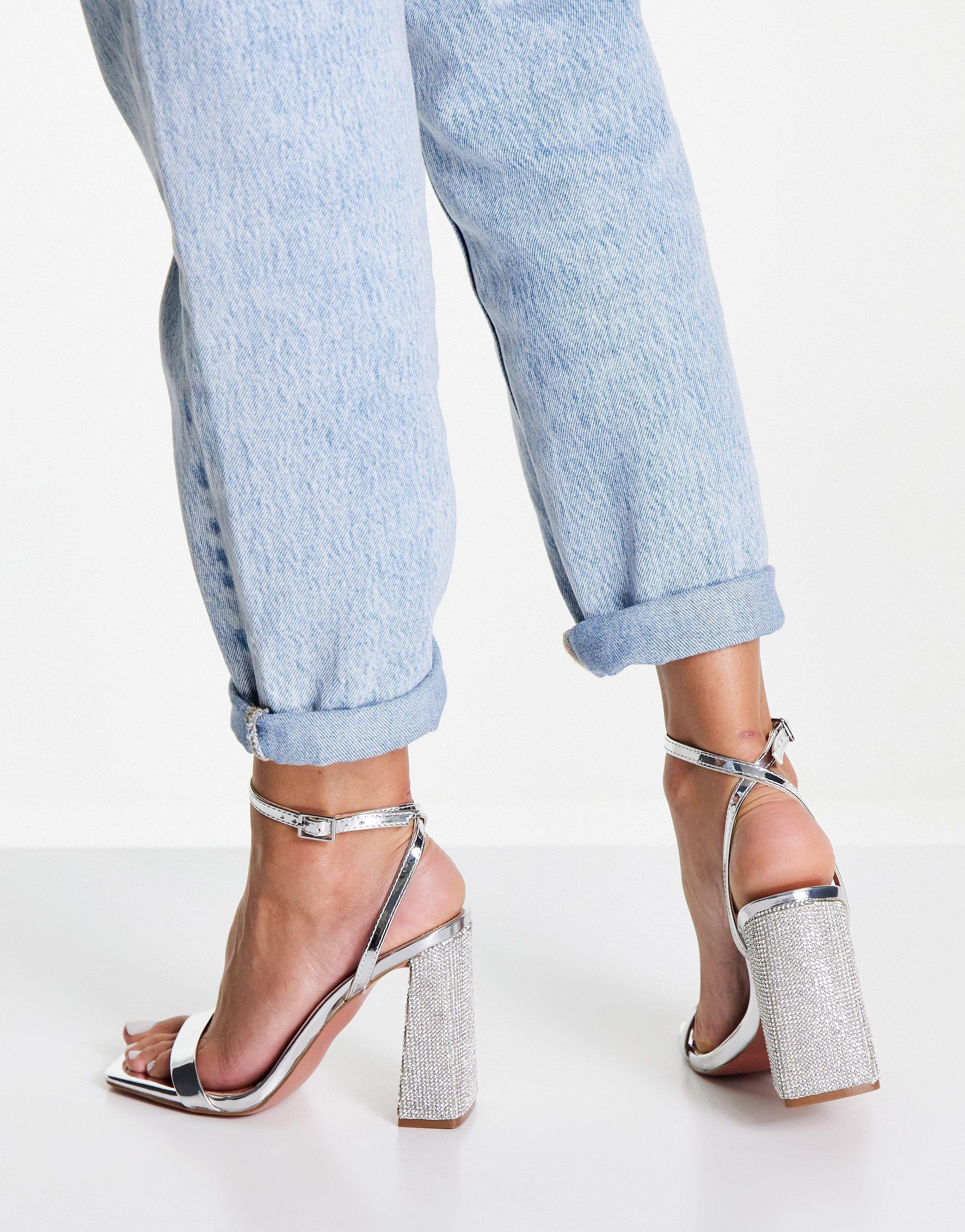 Sandalias plateadas con tacón en bloque, diseño minimalista y abalorios  nora ASOS de color Metálico | Lyst