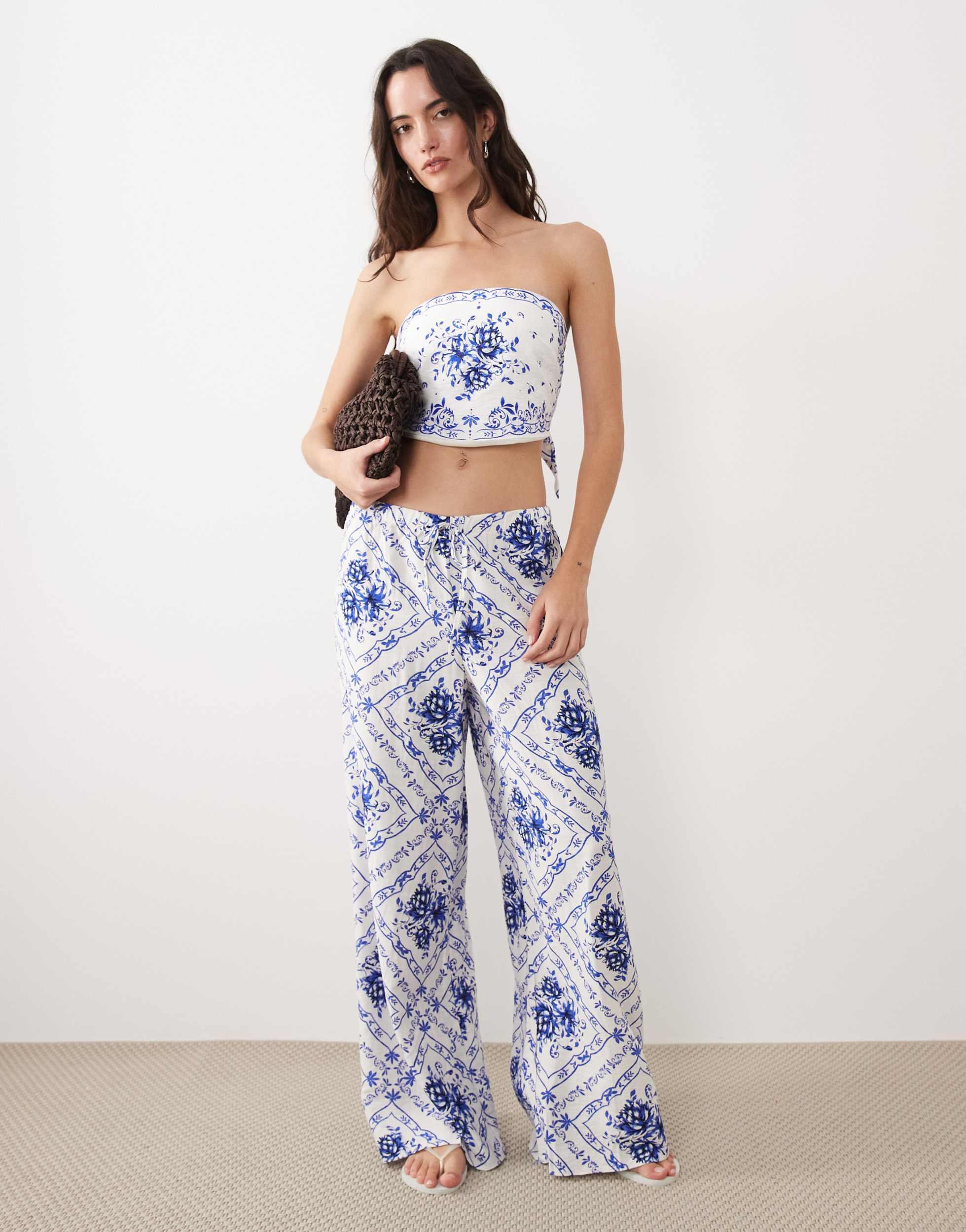 Look mode ronde : la jupe crayonJupe talle haute en smlcur en