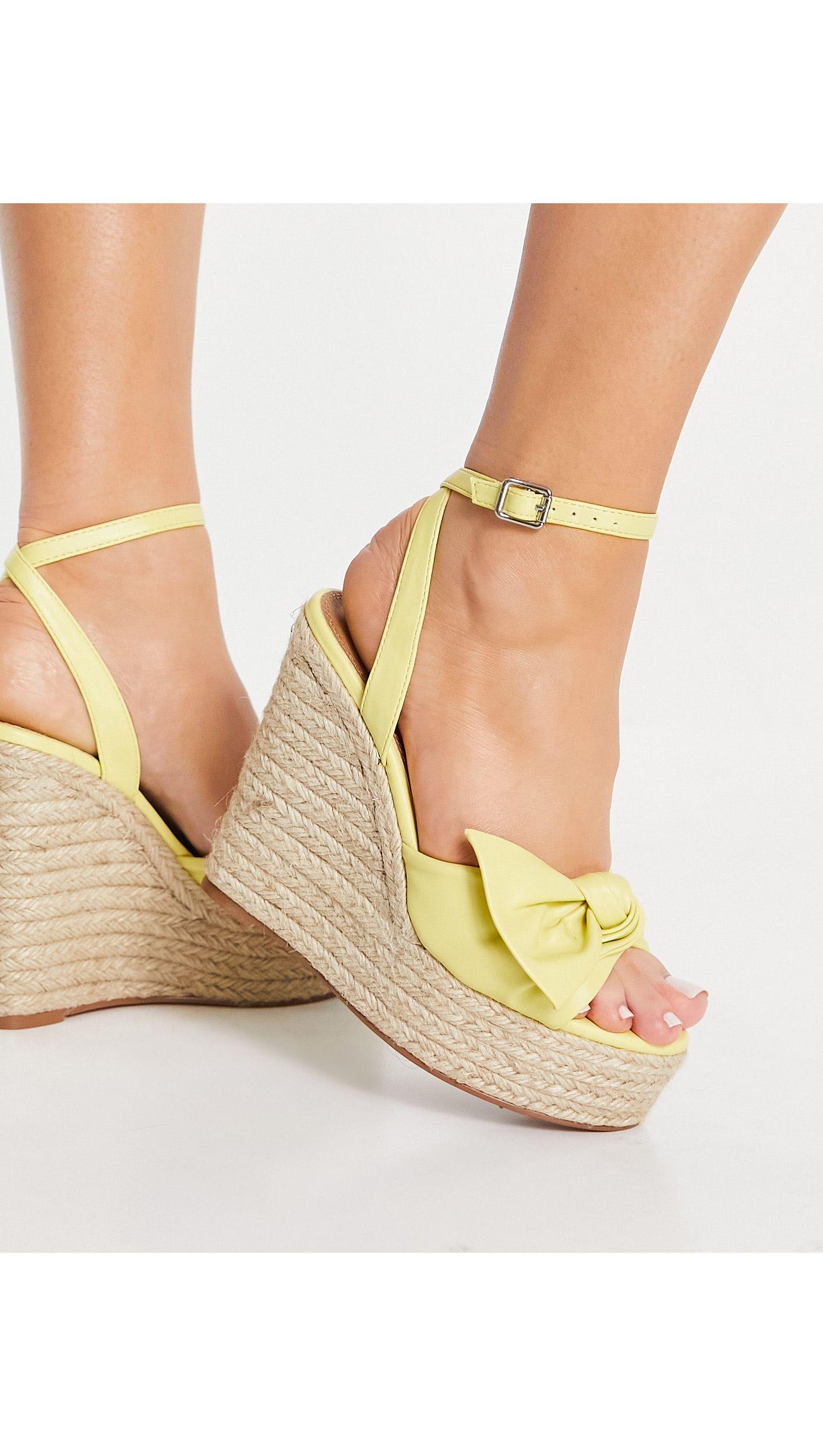 boys slippers size 11