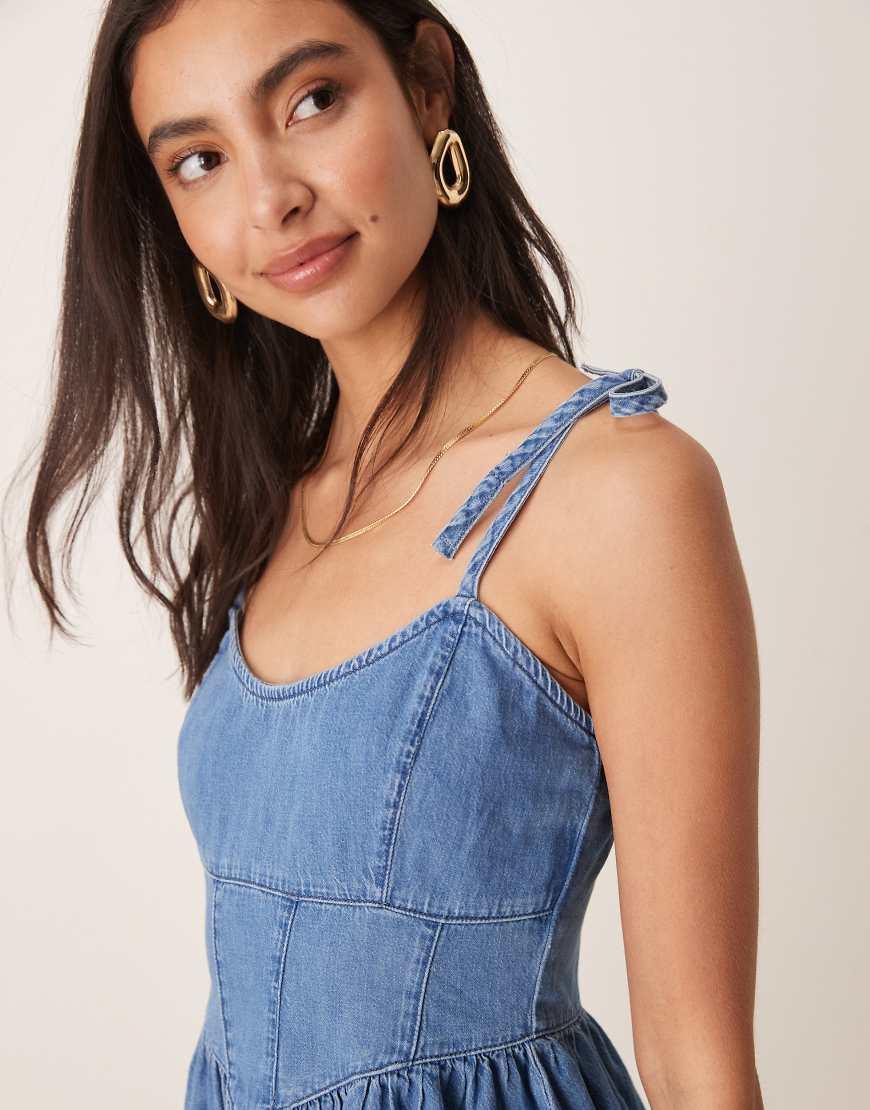 Vestido Vaquero Corto Azul Estilo Bailarina Con Lavado Medio De