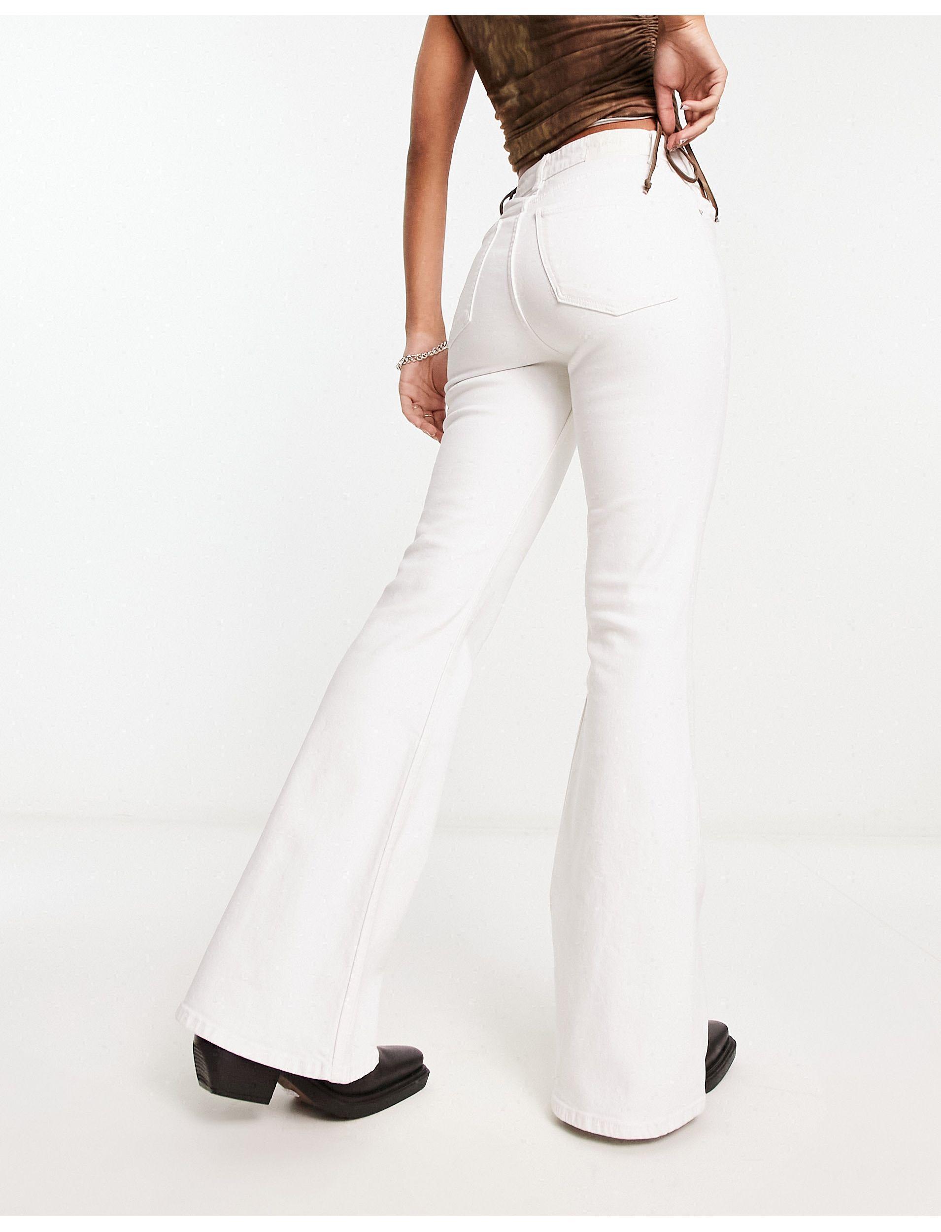 Bershka High Waisted Flared Jeans in White | Lyst