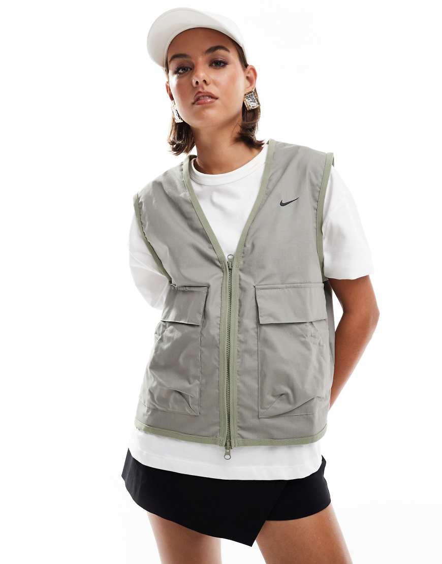 nike cargo vest