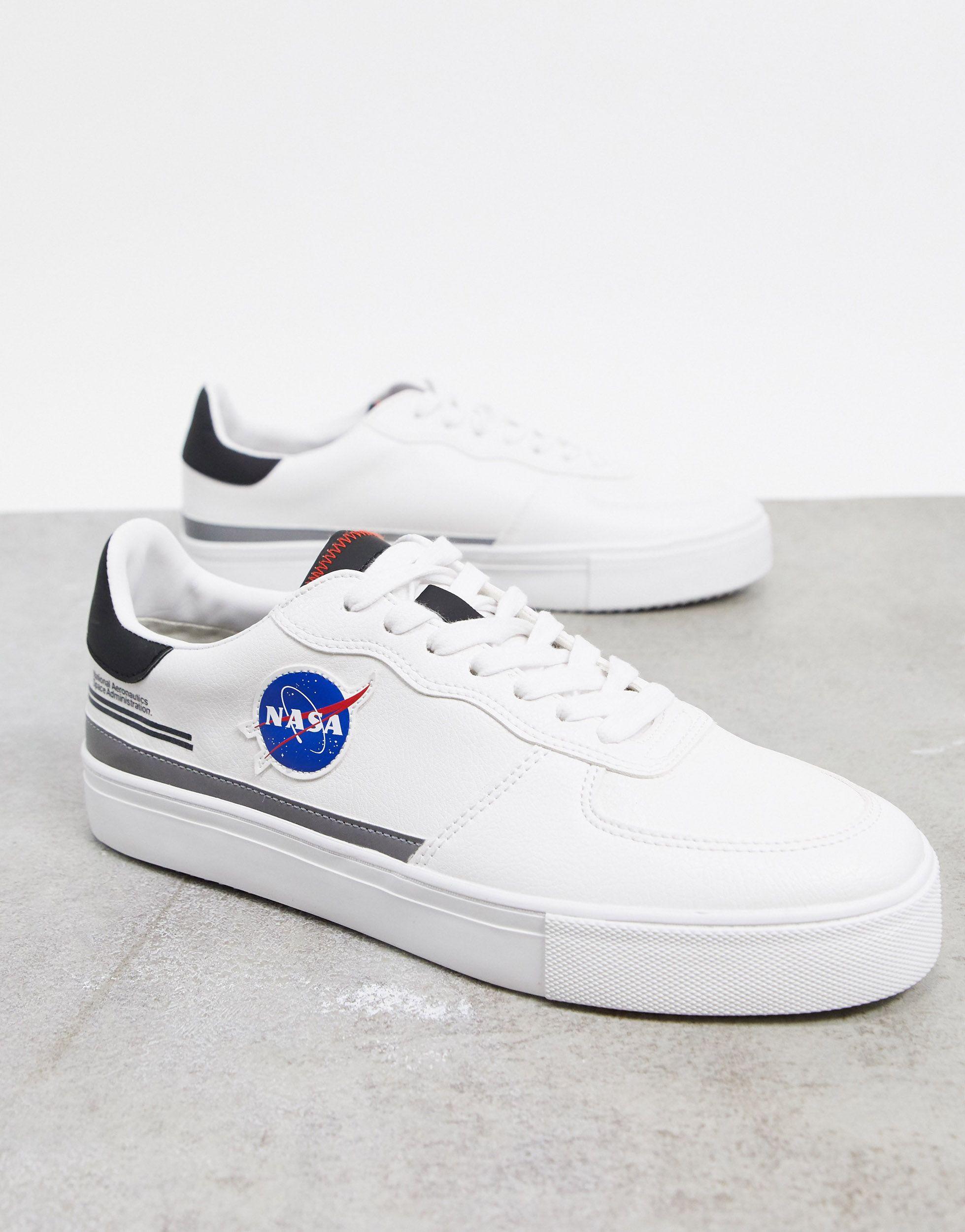 Sneakers bianche con stampa con logo Nasa di Pull\u0026Bear da Uomo | Lyst