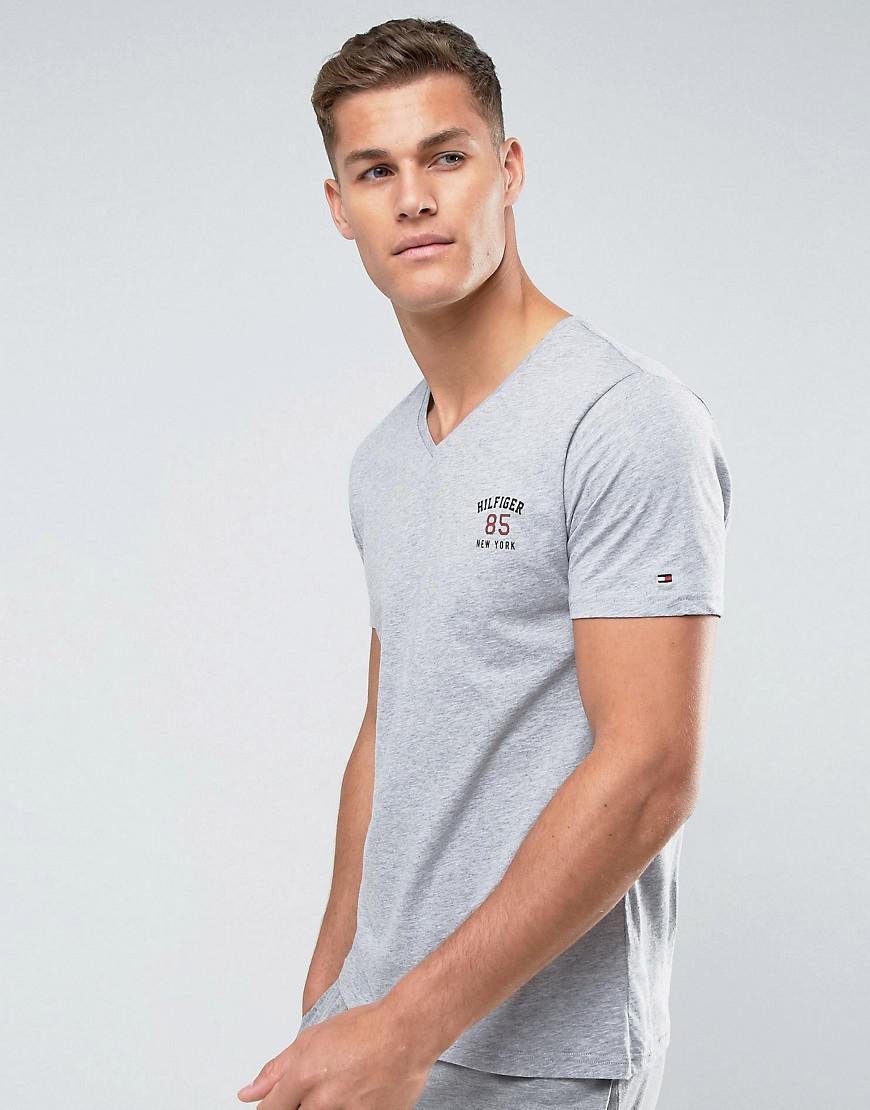 Tommy Hilfiger Cotton Vneck Tshirt Chest Logo In Grey Heather in Gray