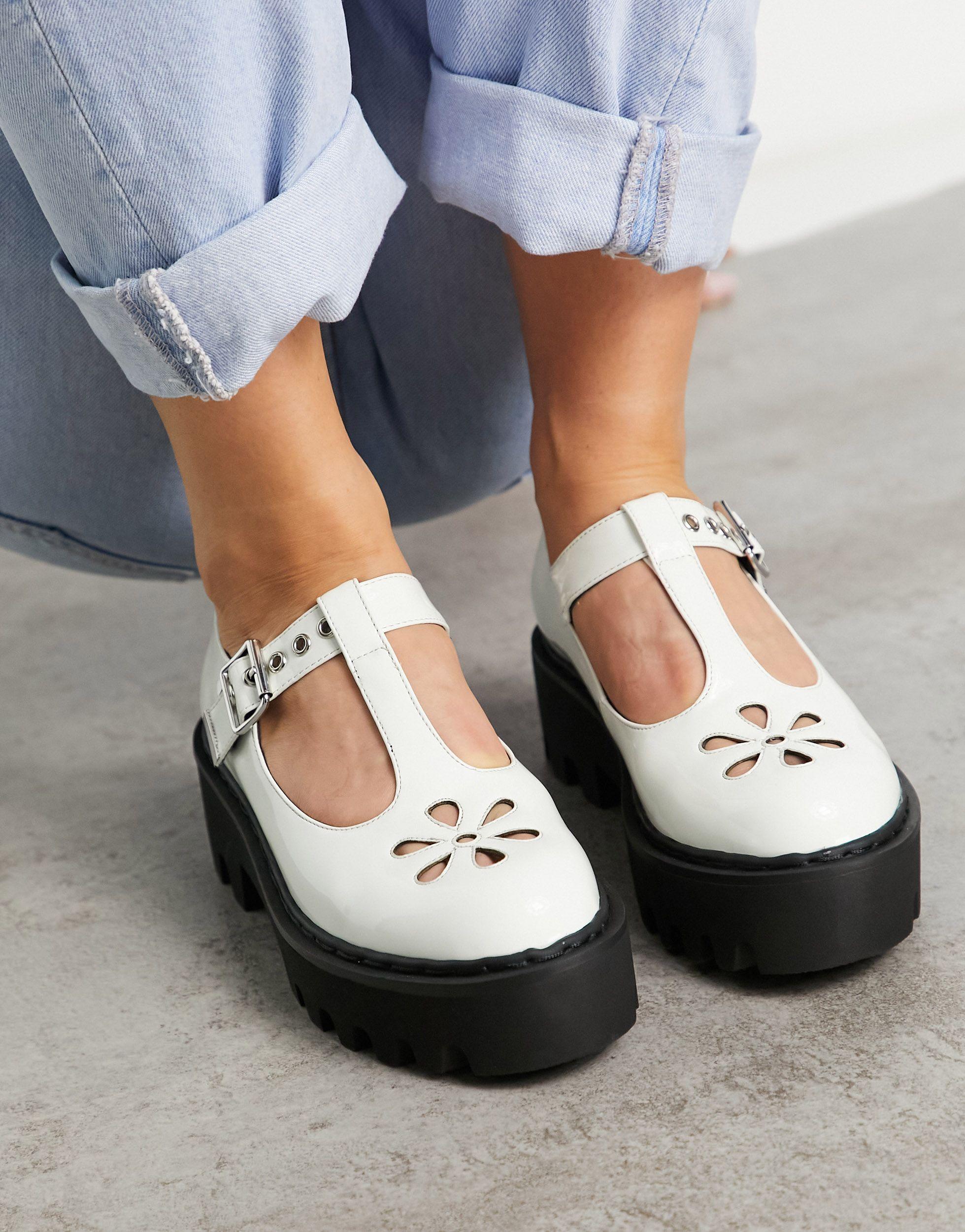 Zapatos blancos estilo merceditas con tira en t y plataforma gruesa LAMODA  de color Blanco | Lyst