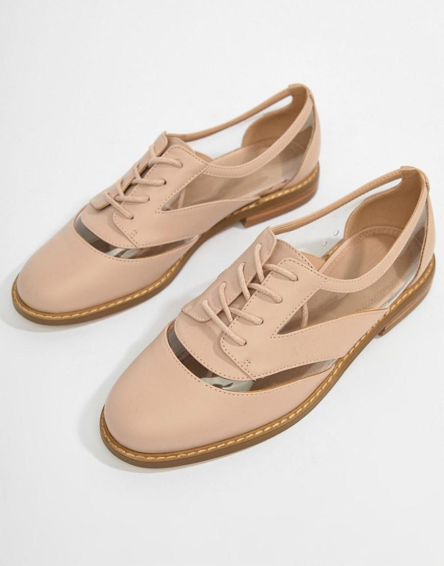 beige flat pointed shoes