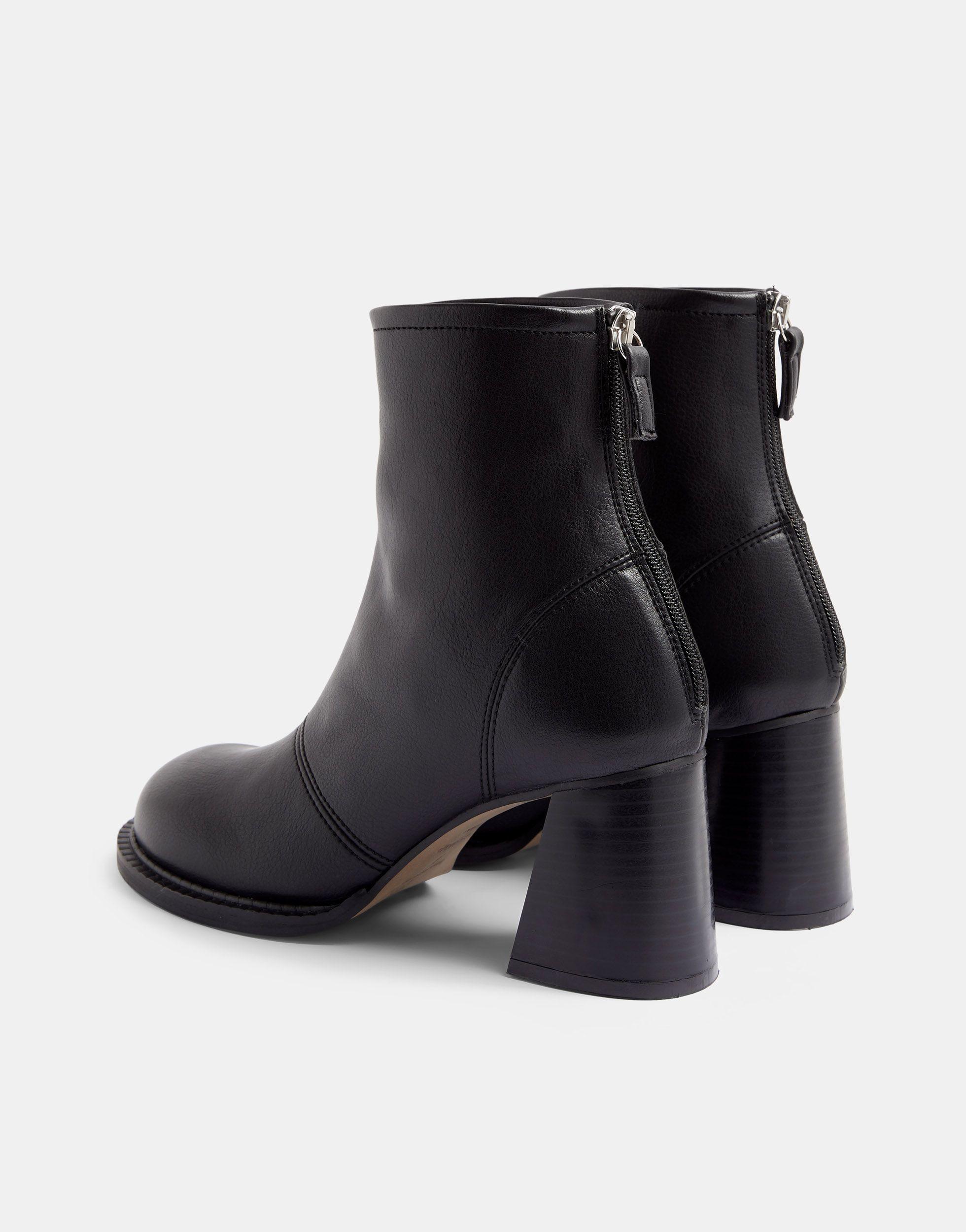 TOPSHOP Round Toe Skinny Heeled Boots in Black | Lyst