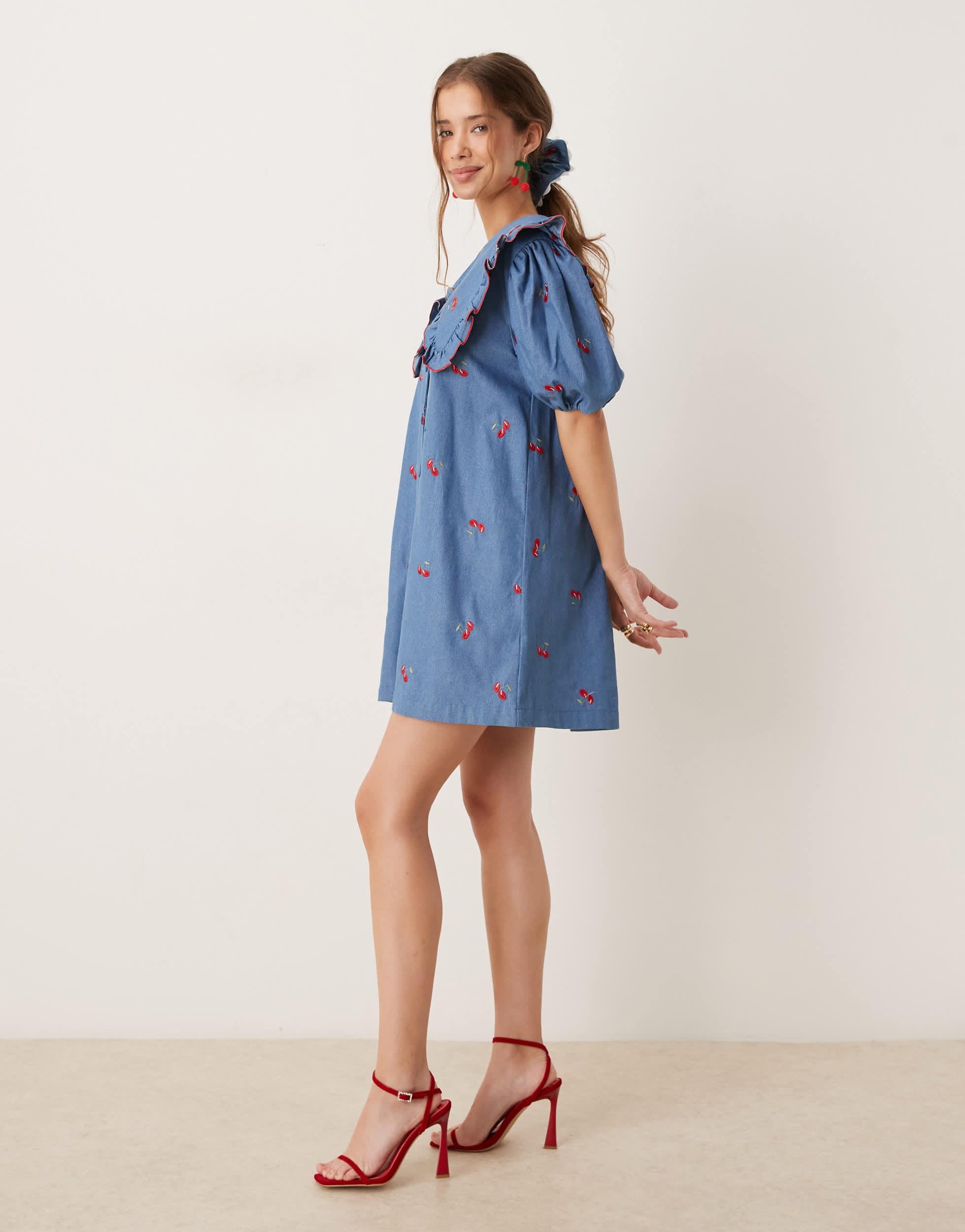 cobalt blue long sleeve dress Azurine Satin-Feel Midi With Sleeves - M SIZE:Ted Size 5 (UK 16/US 12) Its flattering silhouette and 90s prom dress Pacelli Black Pleated Baggy