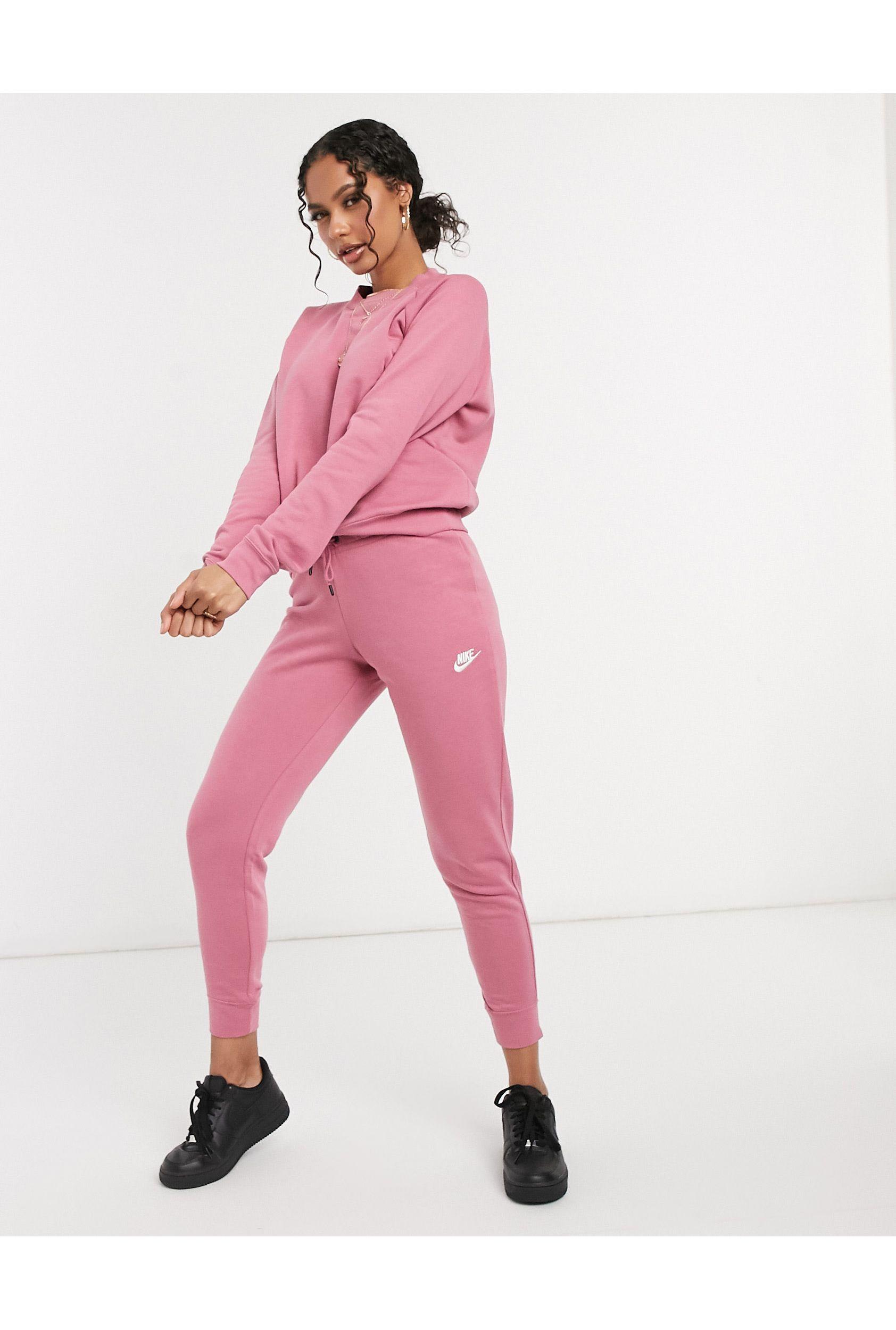 Nike – Essentials – Schmale Jogginghose in Pink - Lyst