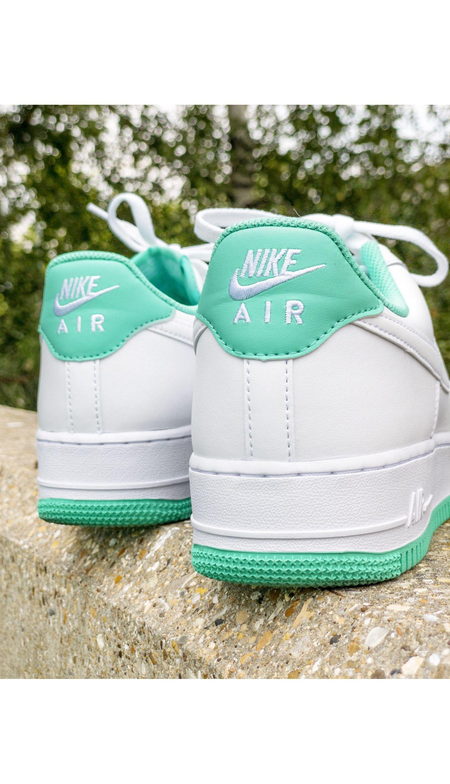 Nike Air Force 1 '07 Trainers in Green for Men | Lyst