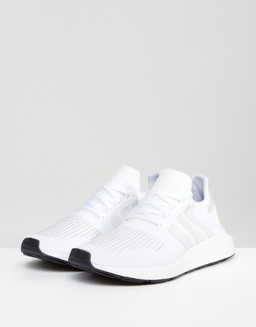 Originals Swift Run Trainers In White Cg4112 for | Lyst