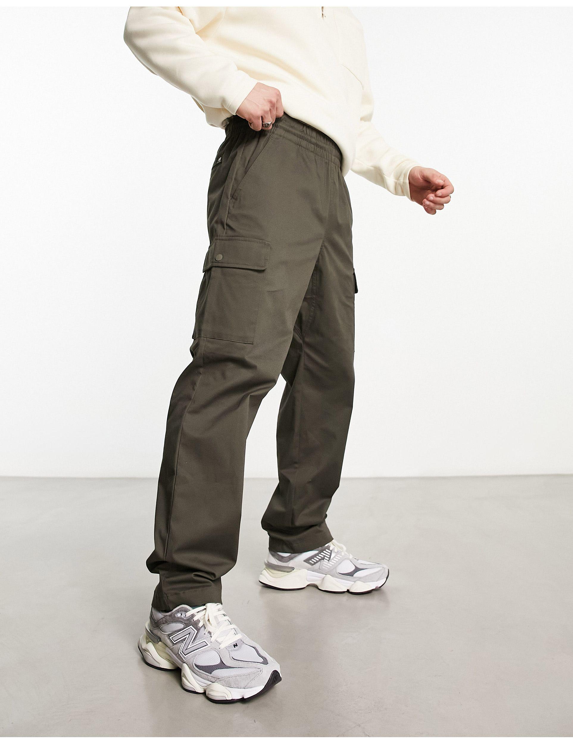 Men's woven cargo pants hotsell