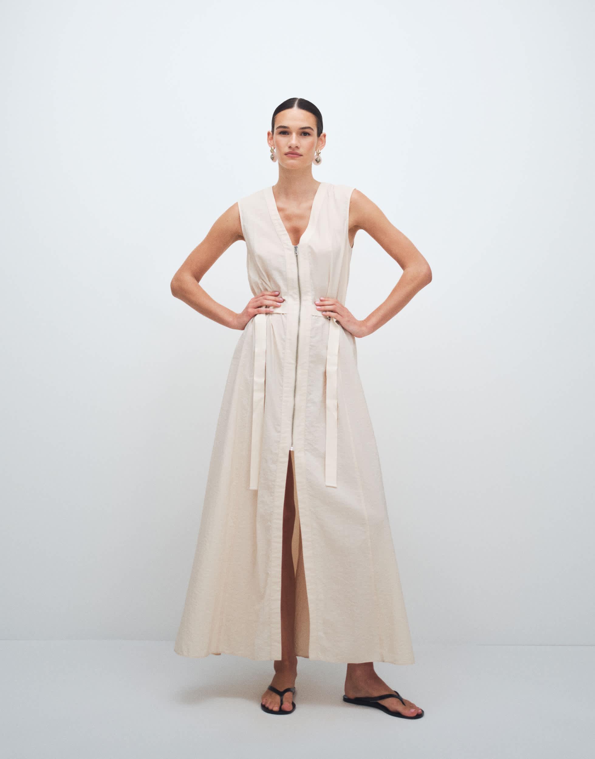 grey chiffon bridesmaid dress Biscotti A-Line Maxi Size:34/32US FP Beach Women’s Linen A-Line Slip The fitted bodice provides