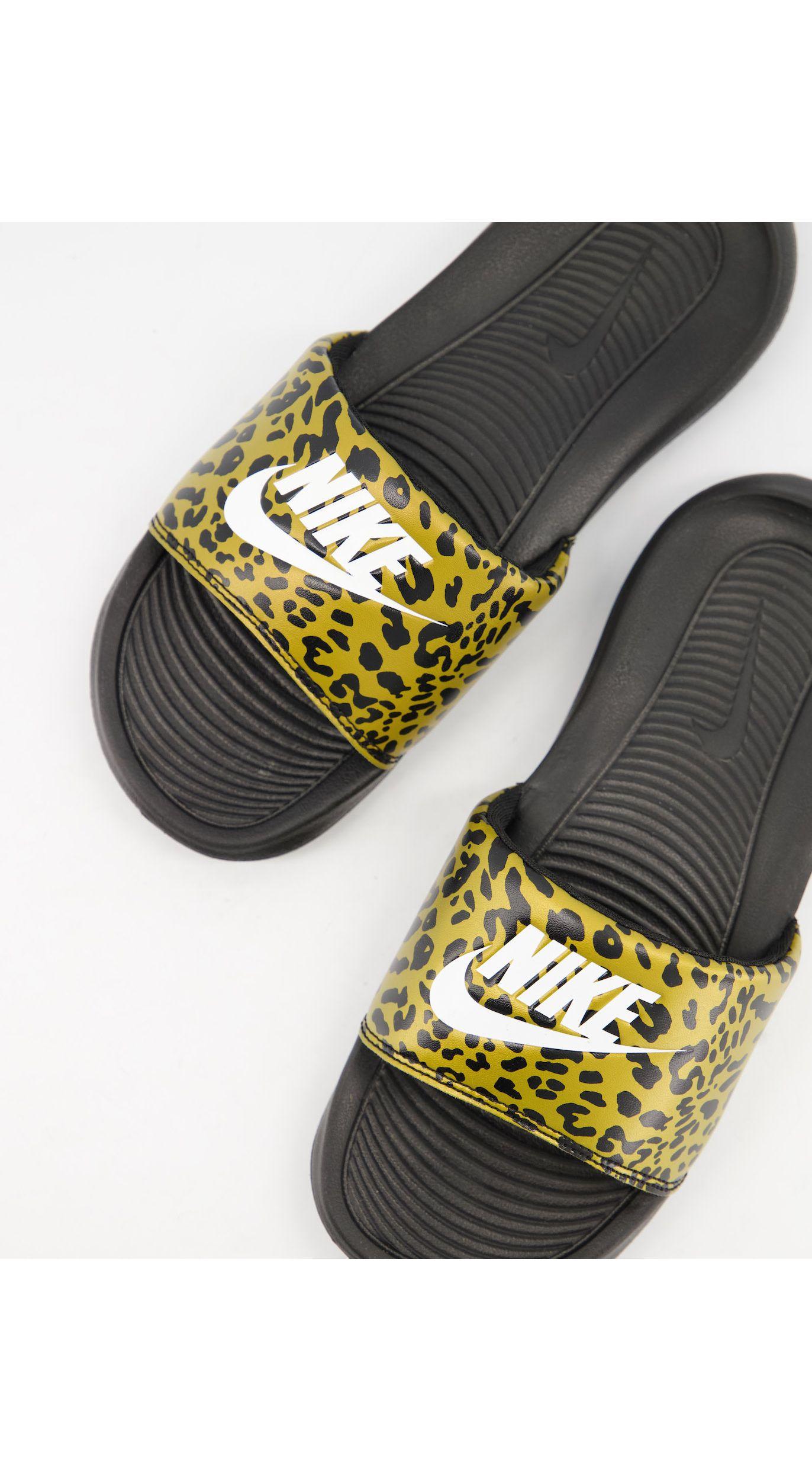 Nike Victori One Leopard Print Sliders in Black Lyst