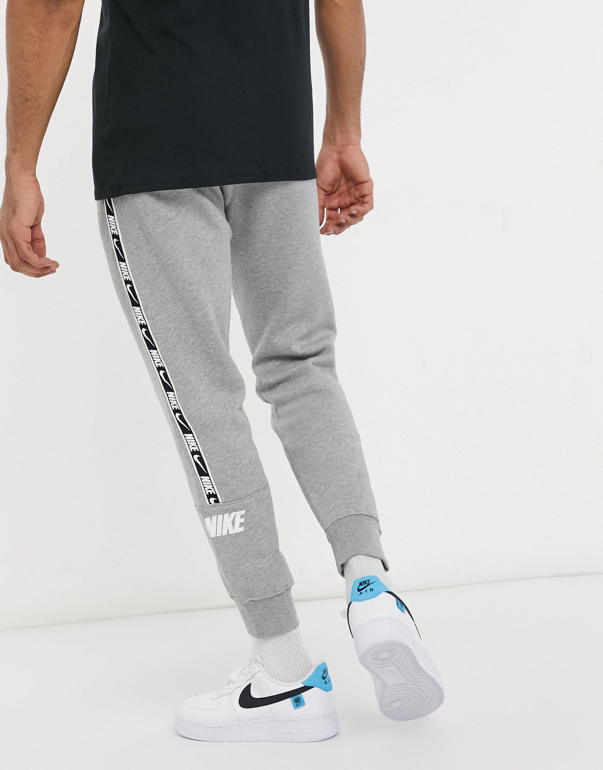 Nike Repeat Pack Taping Cuffed joggers 