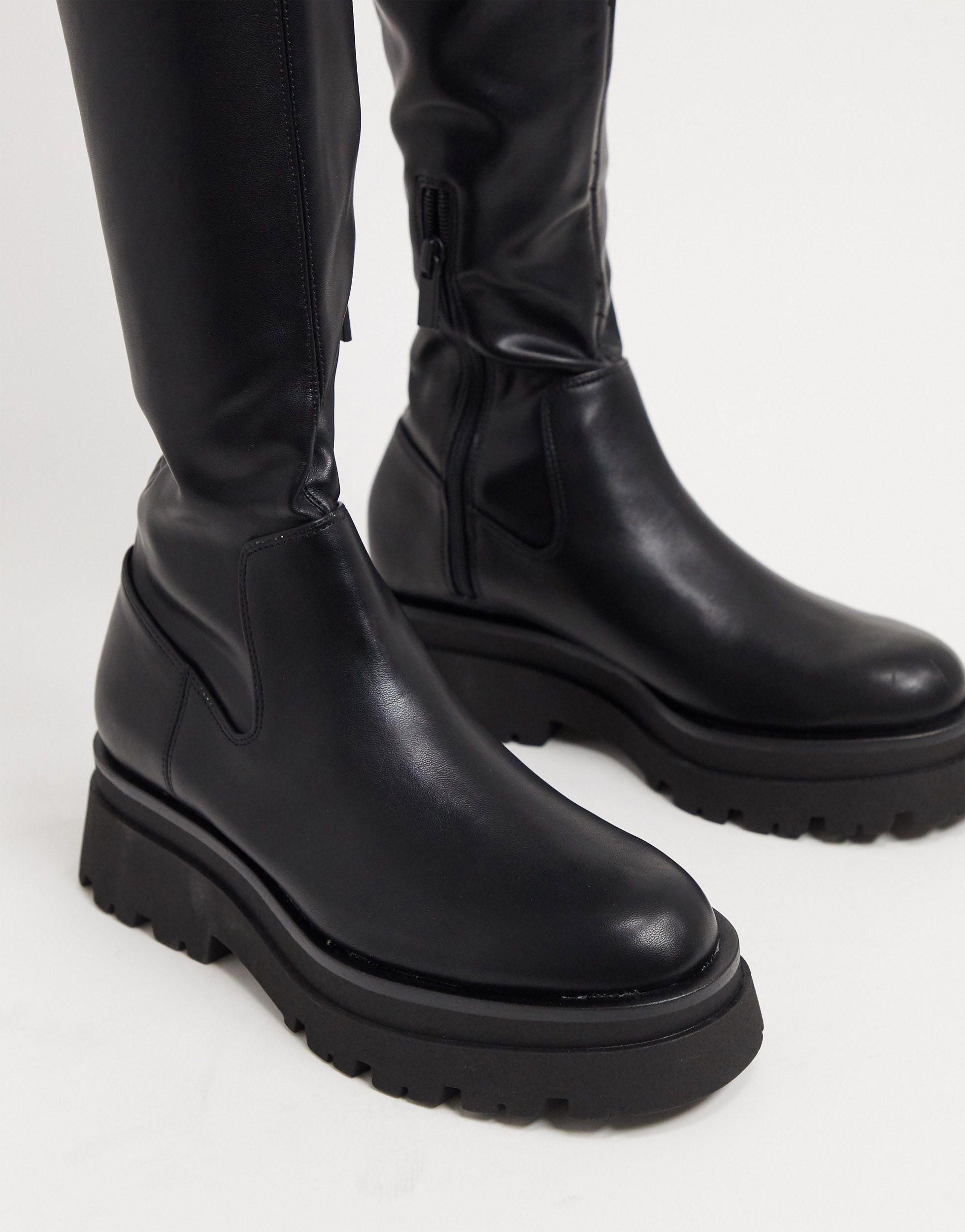 stradivarius pull on chelsea boots in black