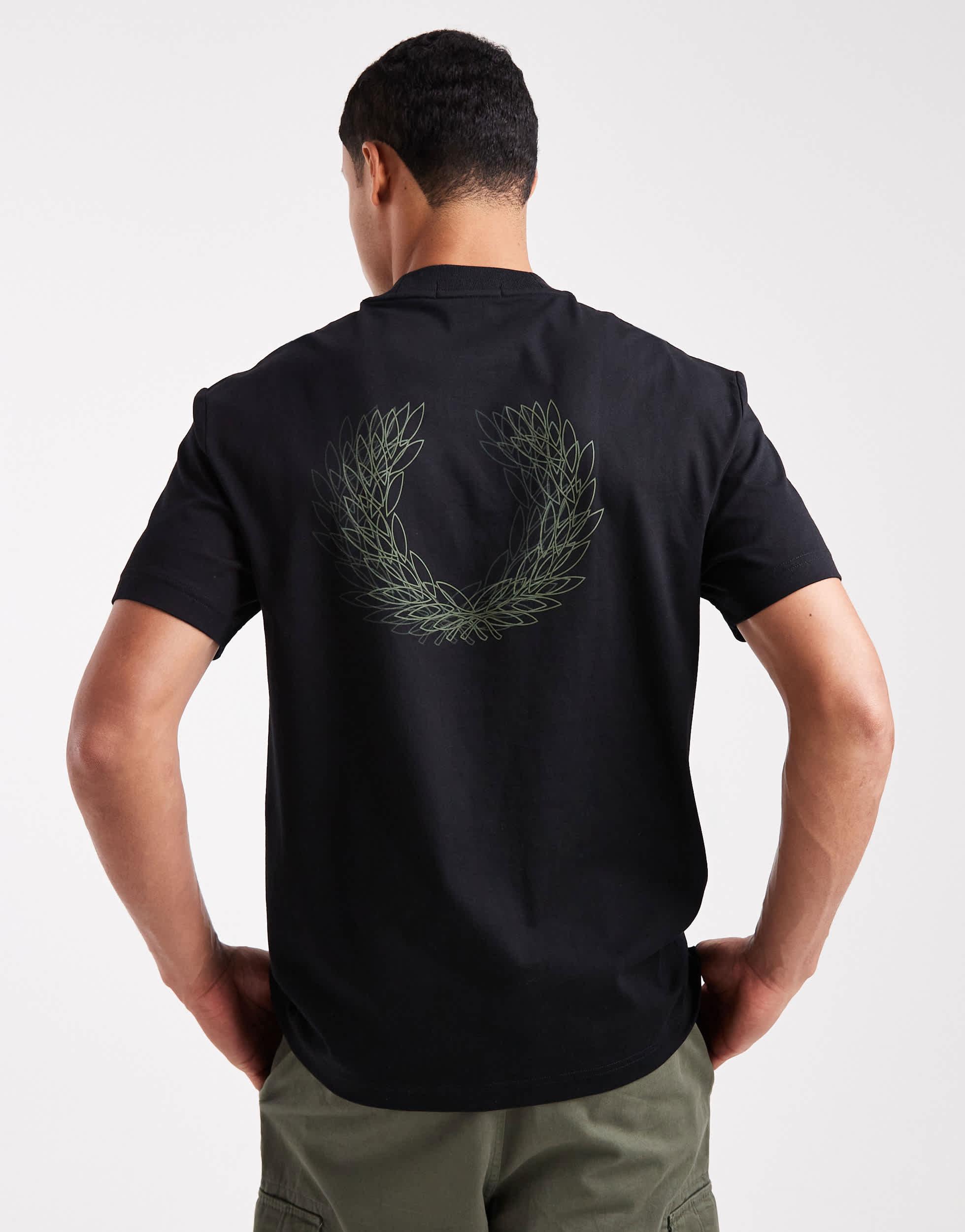 Fred Perry Light Box Graphic Logo T-shirt With Back Print in Black 