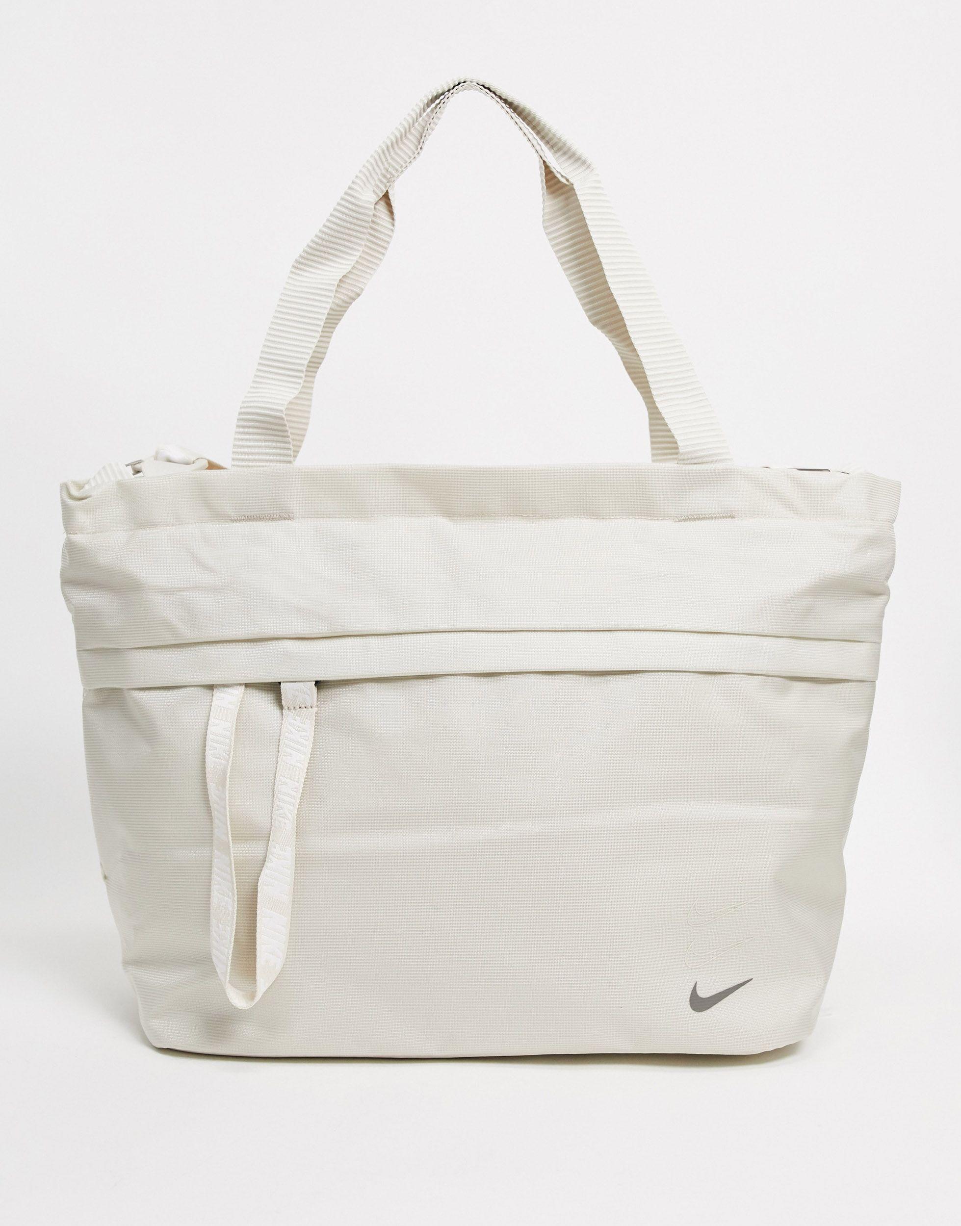 Nike – Oversize-Tasche mit Swoosh-Logo in Weiß | Lyst DE