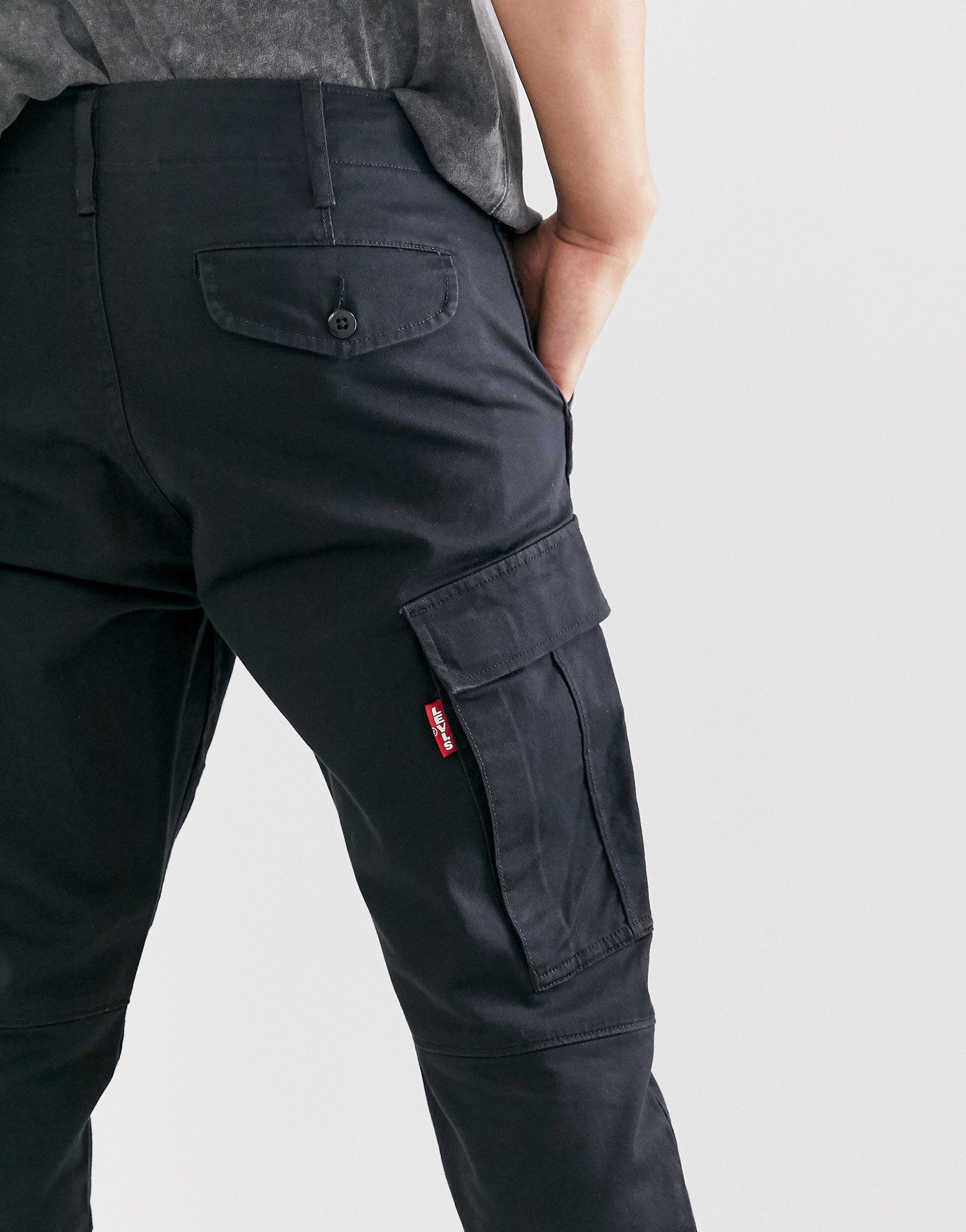 pantaloni cargo levis