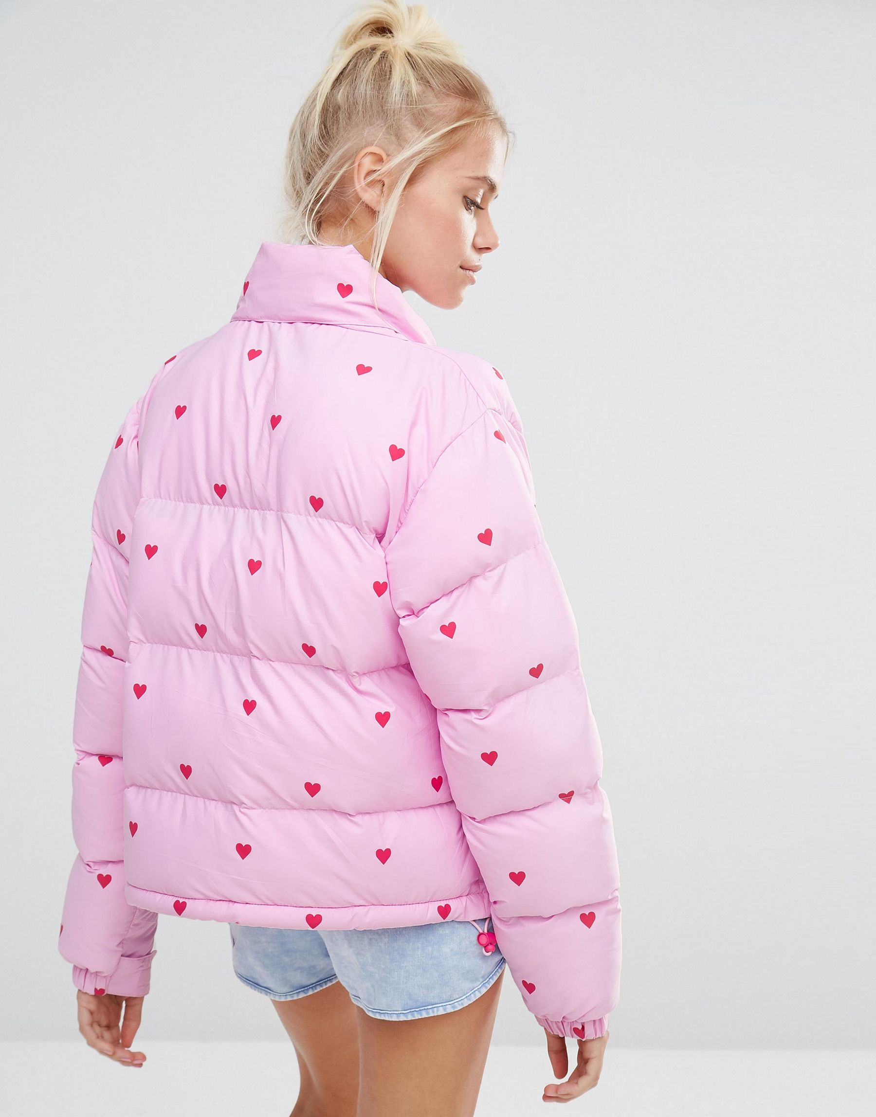 Lazy Oaf Short Padded Jacket With All Over Heart Print - Pink | Lyst