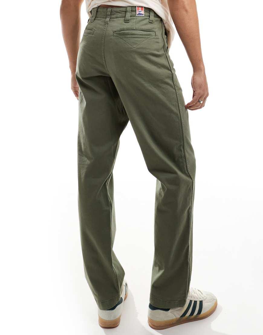 Wrangler Casey Jones Workwear Relaxed Fit Twill Chinos in Green