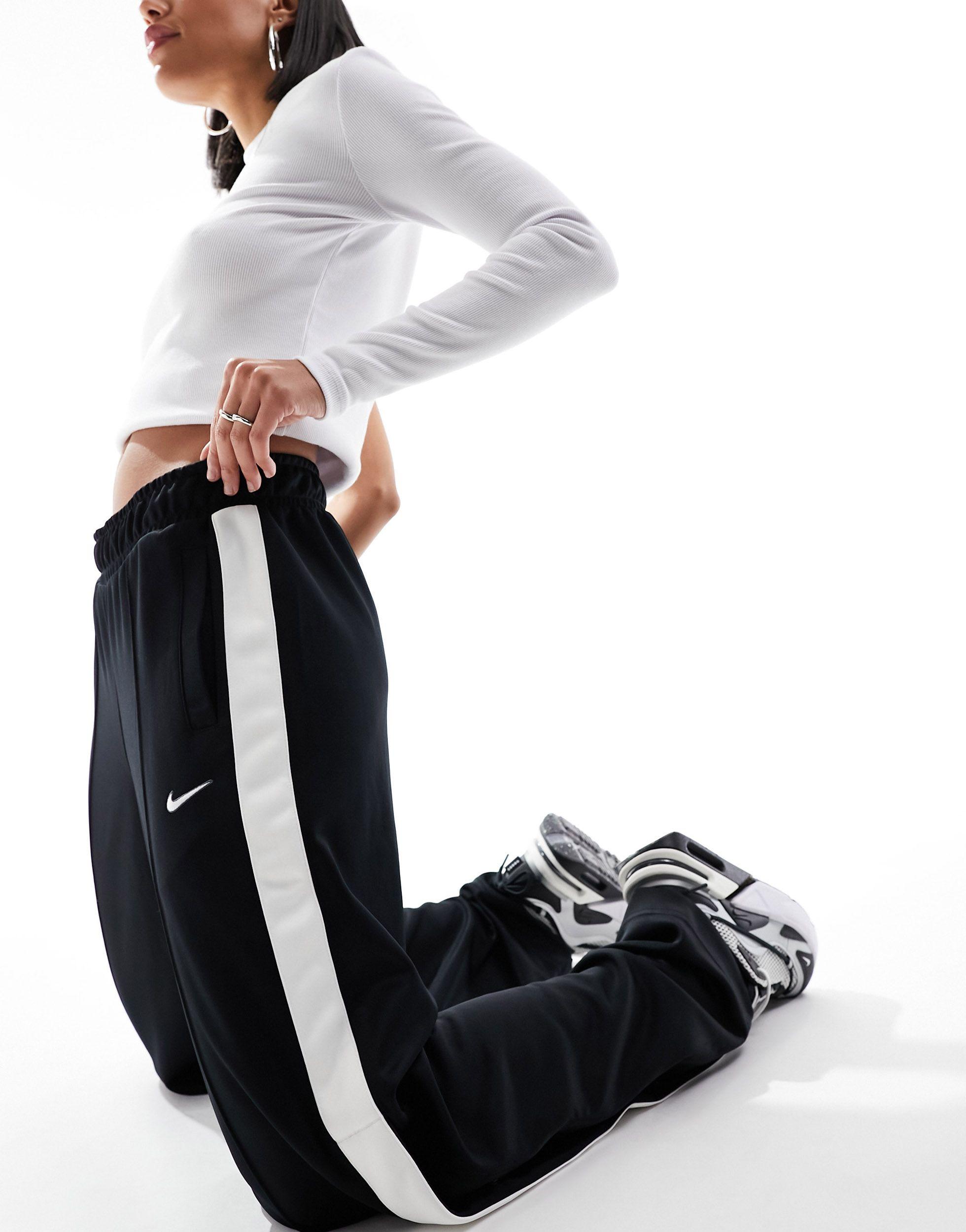 Nike Bliss Dri-FIT Woven Wide Leg Pants