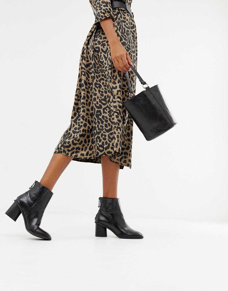 bershka round heel boot
