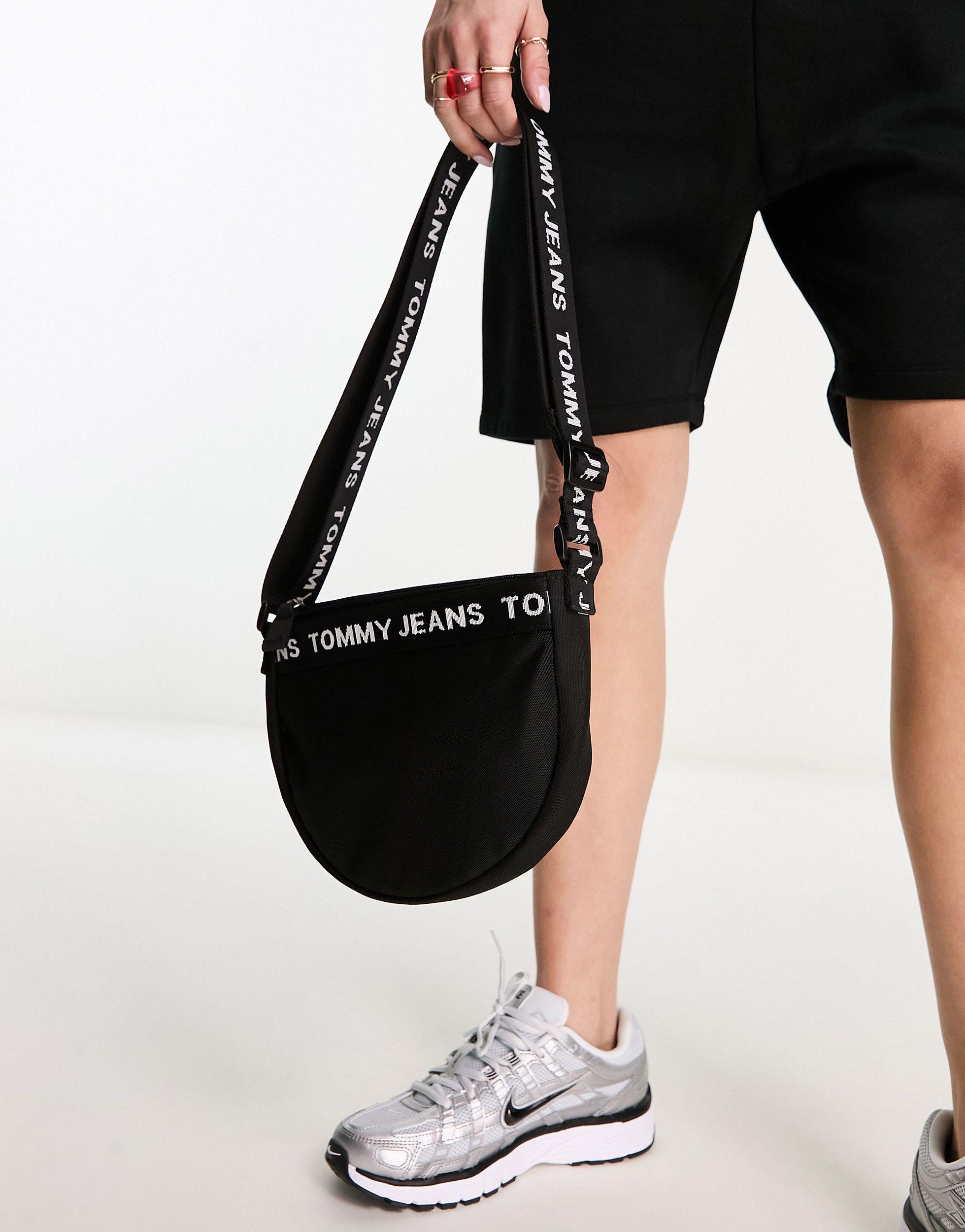 Tommy Hilfiger Essential Cross Body Moon Bag in Black | Lyst