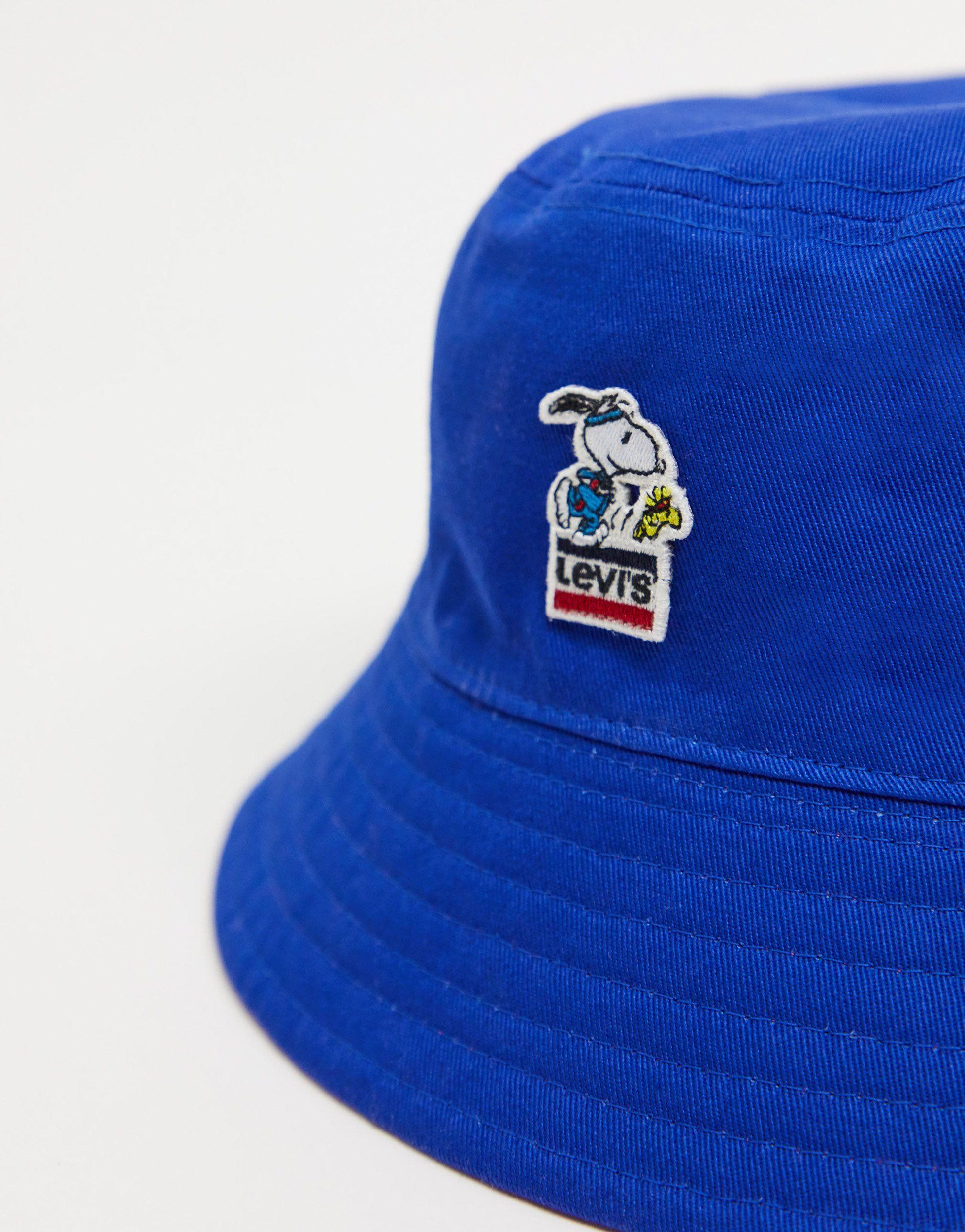 levis bucket hat snoopy