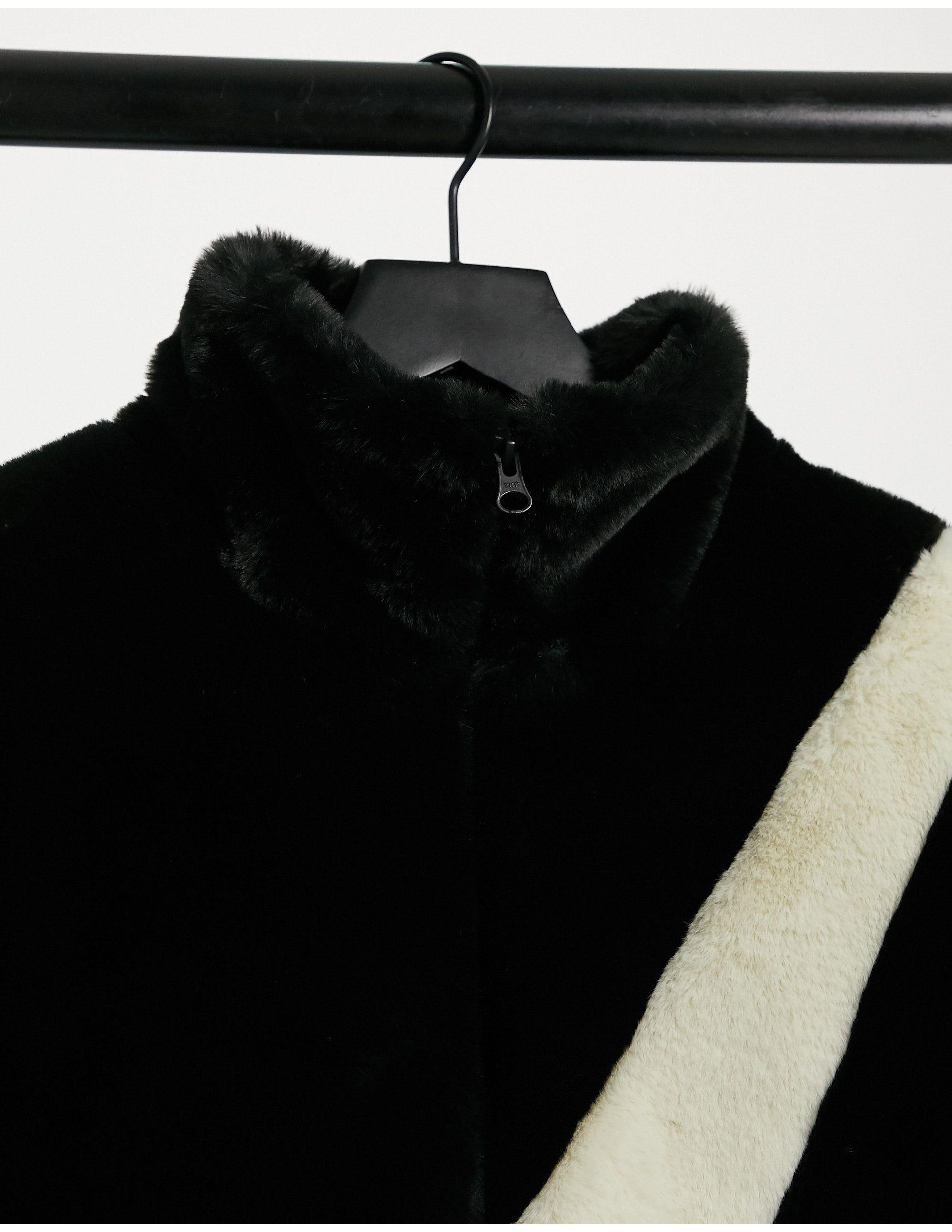 blootstelling kop vijandigheid Nike Faux Fur Oversized Swoosh Jacket in Black | Lyst