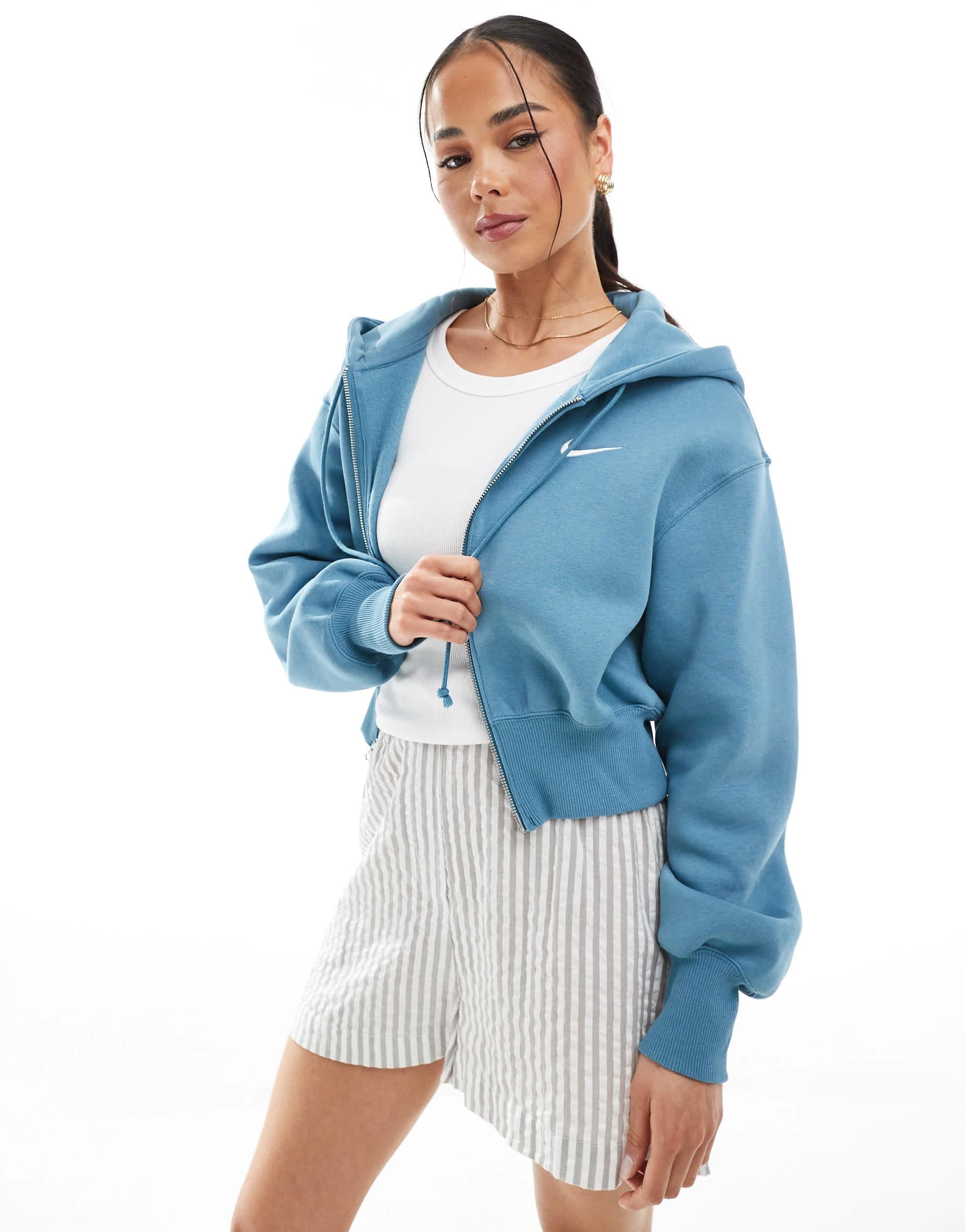 light blue nike cropped hoodie