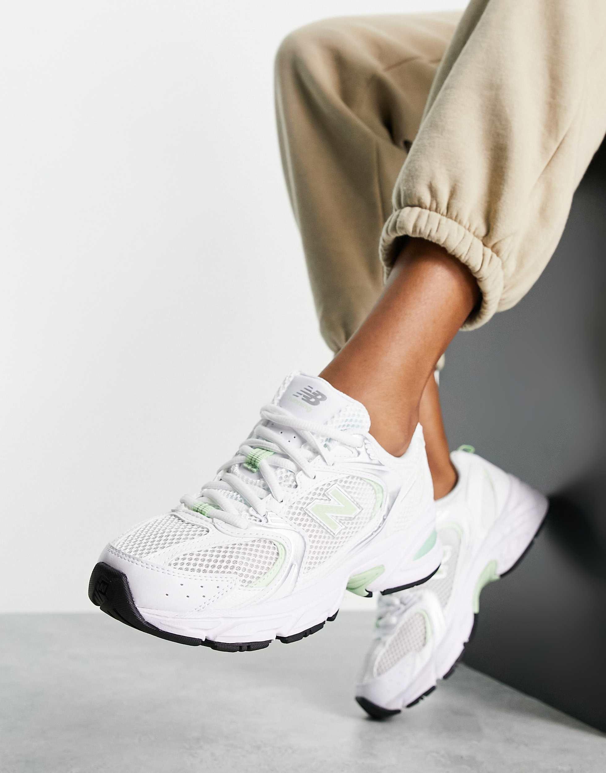 New balance wholeselling 530 metallic trainers